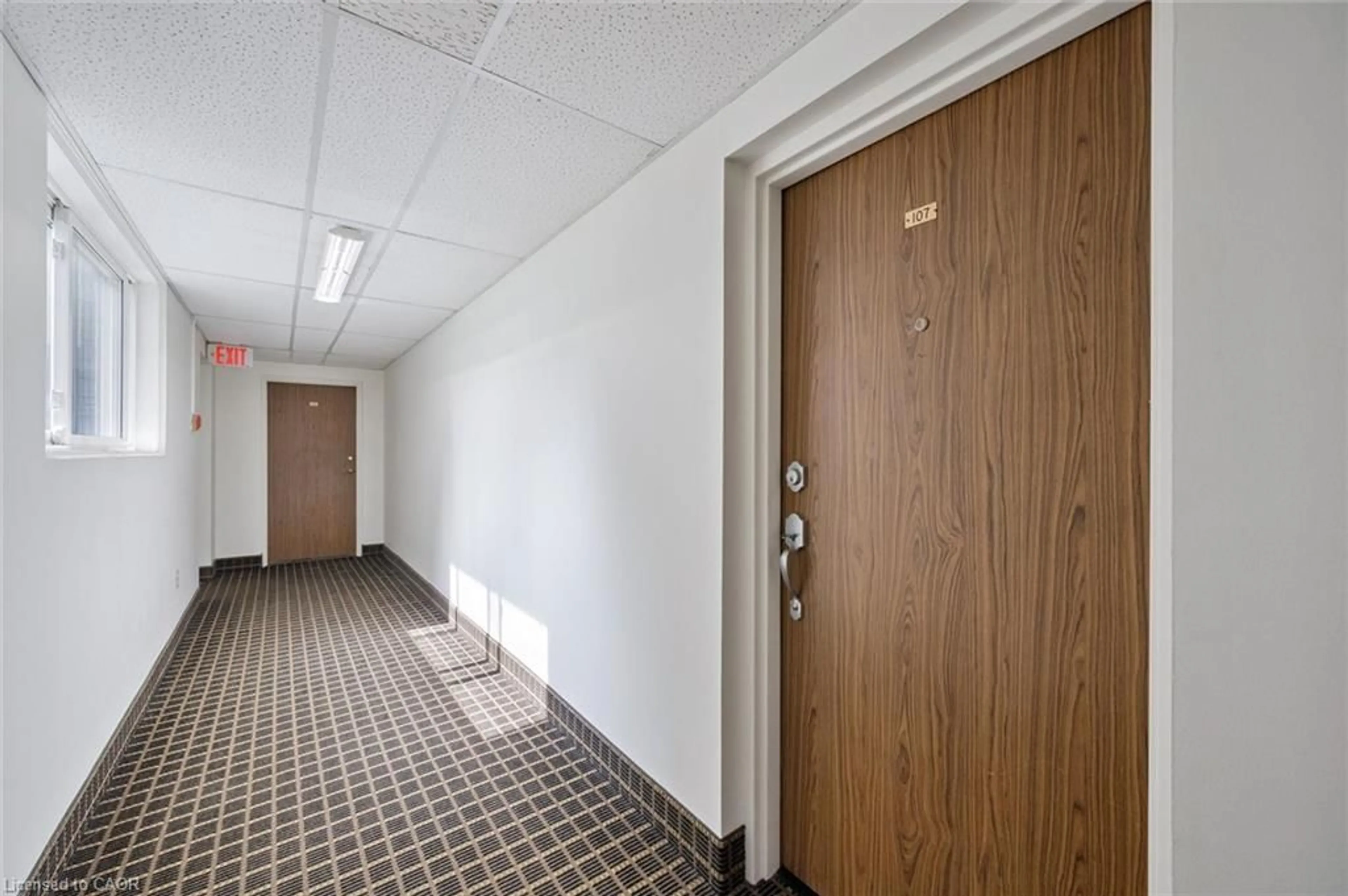Indoor foyer for 6 Walton Ave #107, Kitchener Ontario N2C 2B5