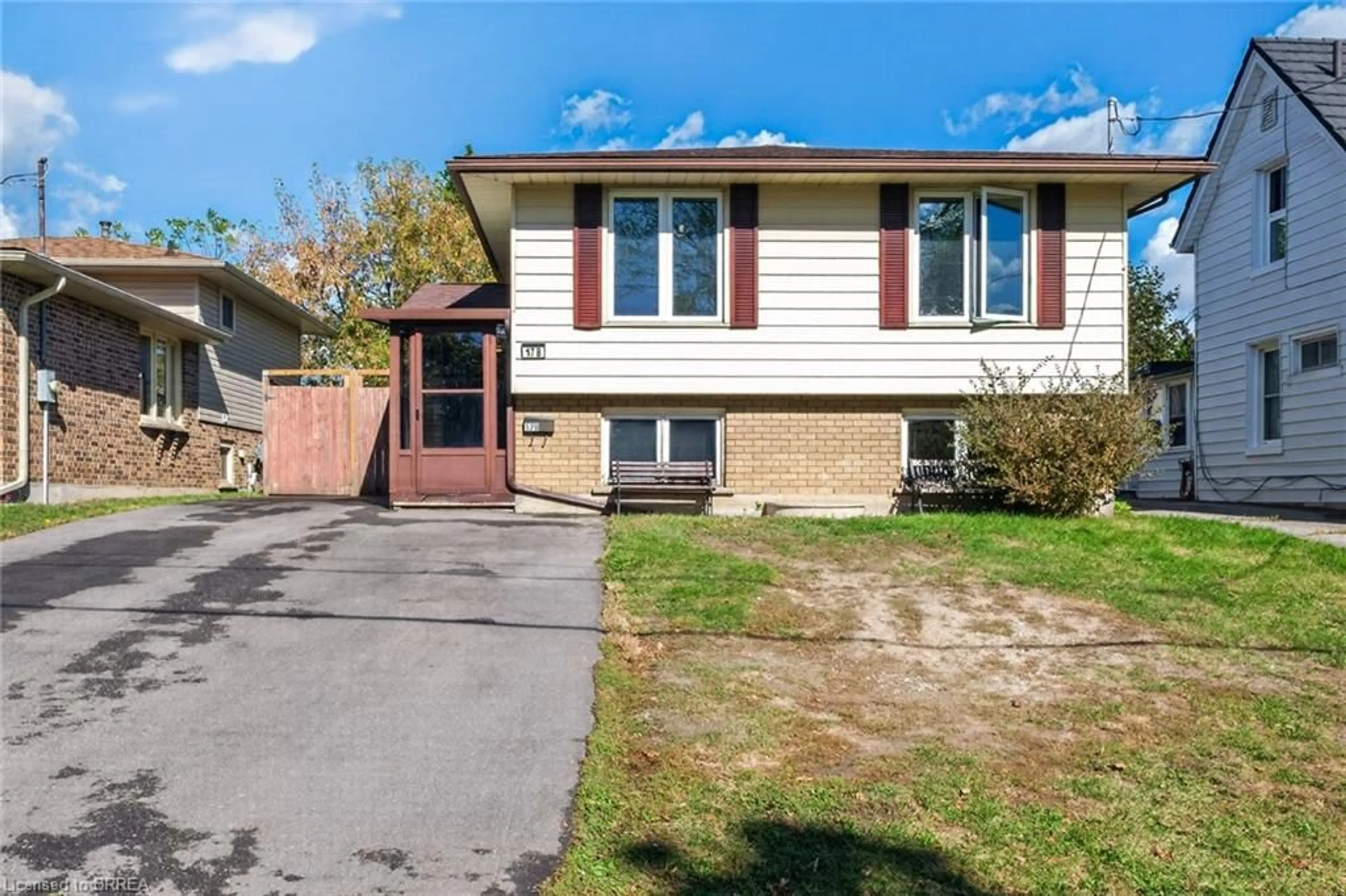 Home with vinyl exterior material, street for 17B Emilie St, Brantford Ontario N3S 1S5
