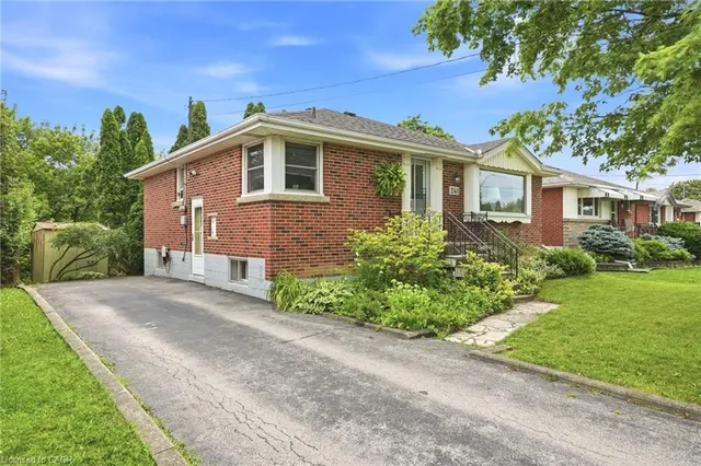 241 East 44th St, Hamilton 2