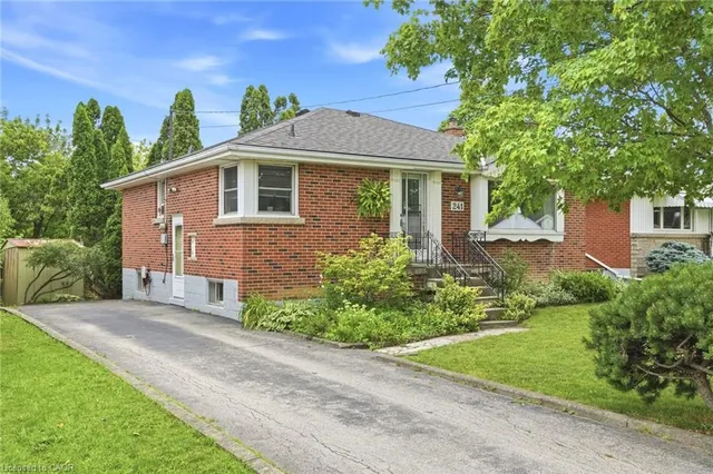 241 East 44th St, Hamilton 3