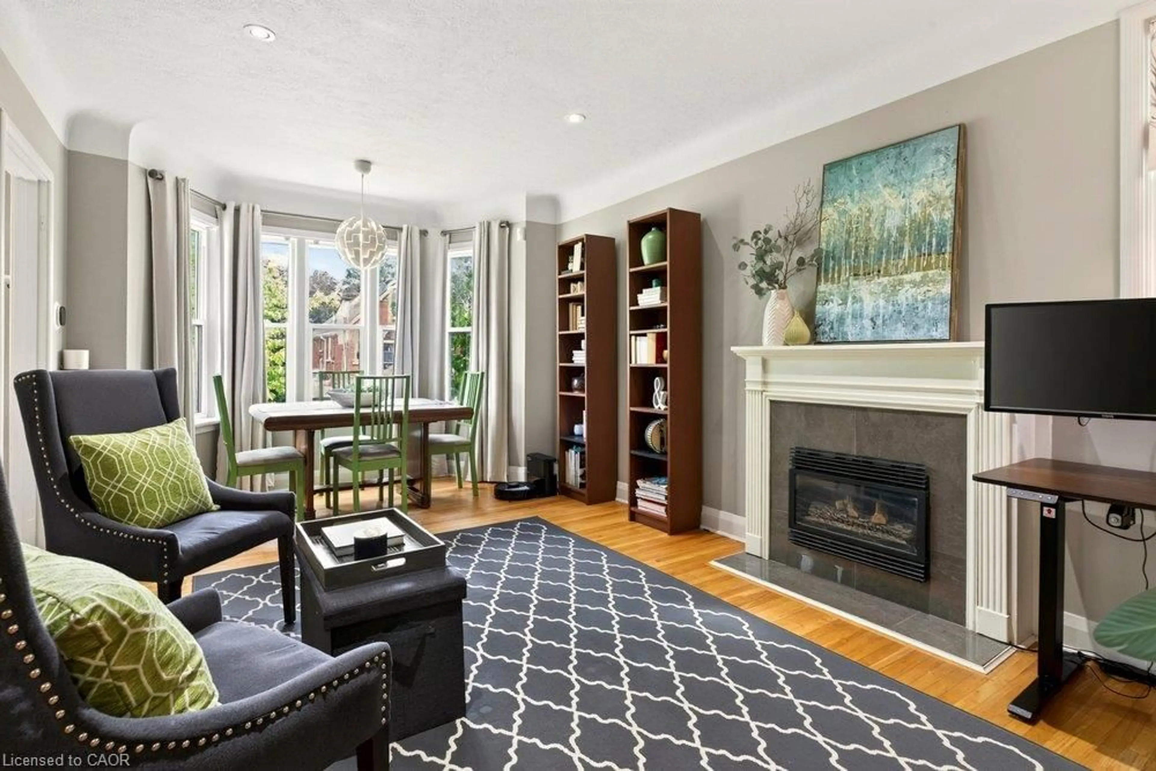 Living room with furniture, unknown for 23 Kipling Rd, Hamilton Ontario L8S 3X2