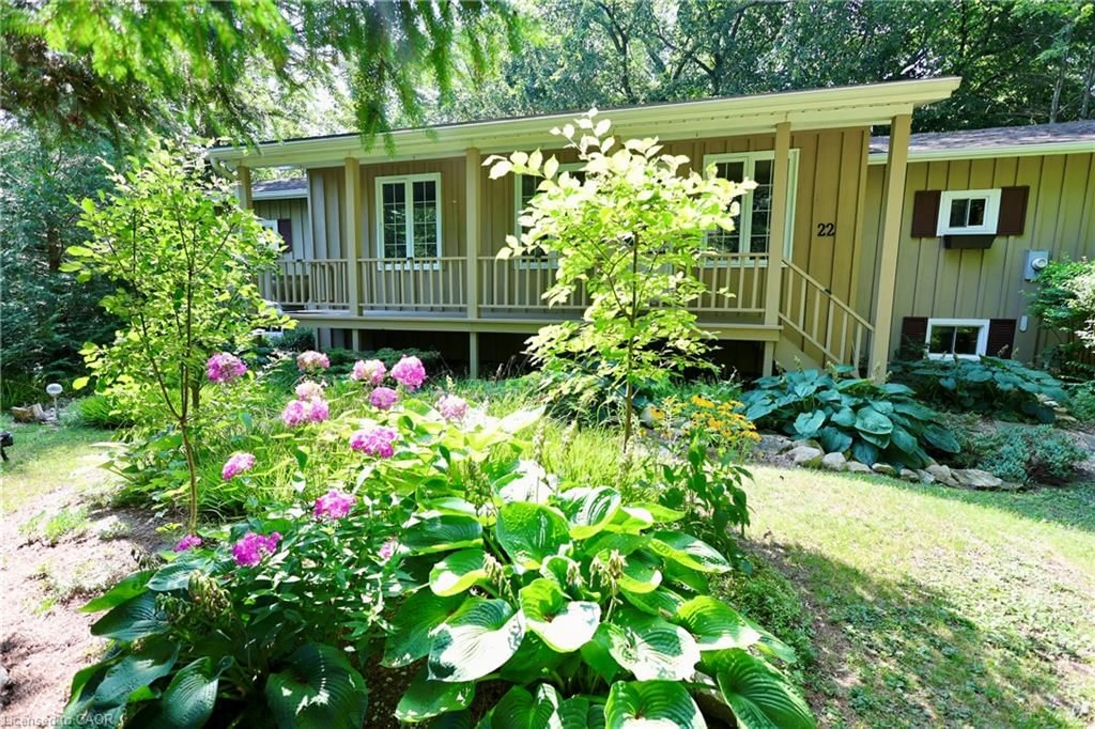 Patio, unknown for 22 Jane St, Bayfield Ontario N0M 1G0