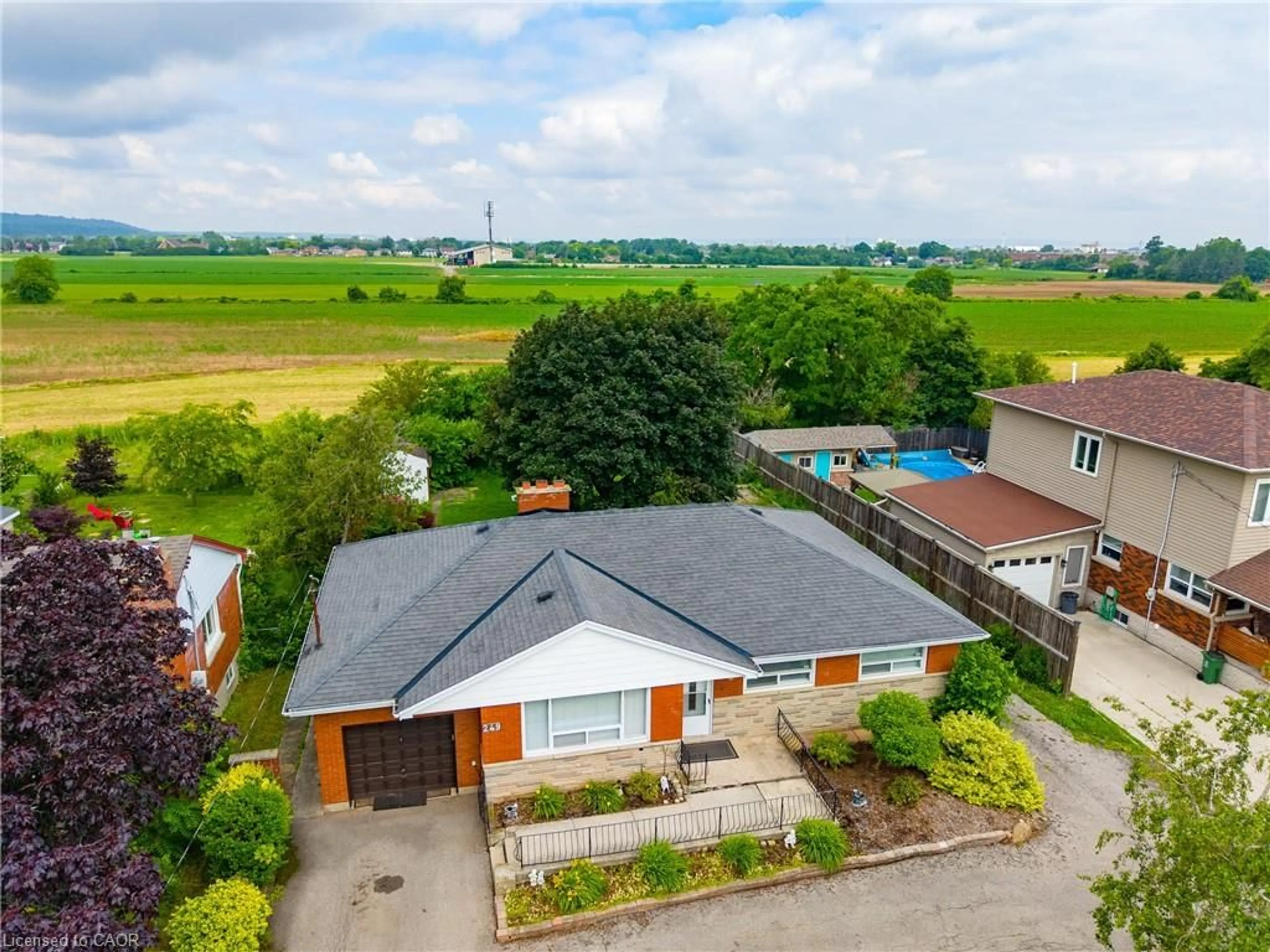A pic from outside/outdoor area/front of a property/back of a property/a pic from drone, unknown for 249 Mcneilly Rd, Stoney Creek Ontario L8E 5H2