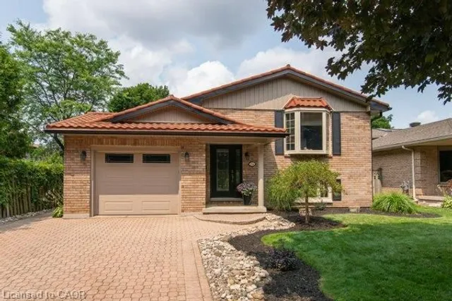 154 Ambleside Crt, Waterloo 3