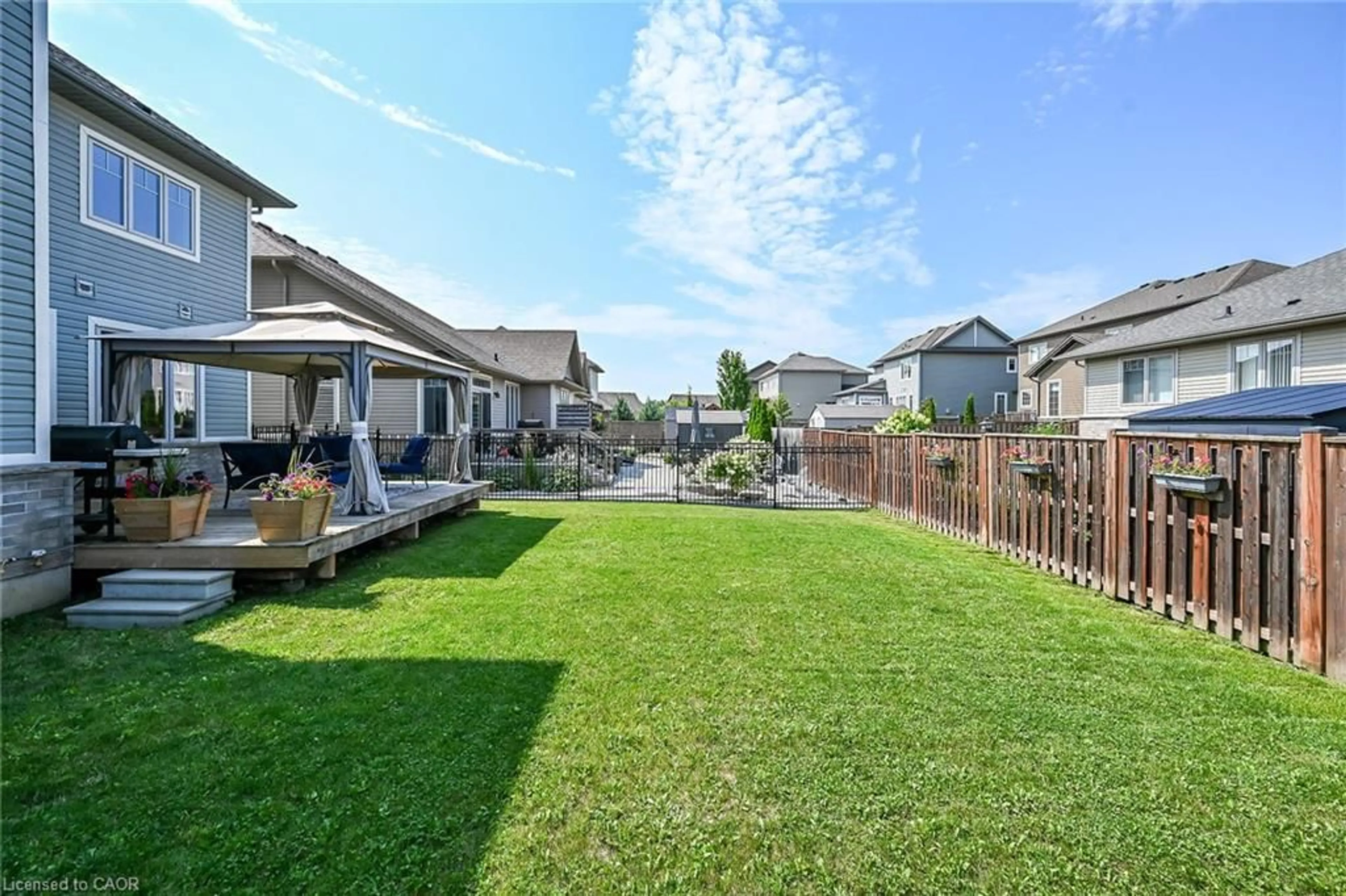 Patio, unknown for 100 Anastasia Blvd, Smithville Ontario L0R 2A0