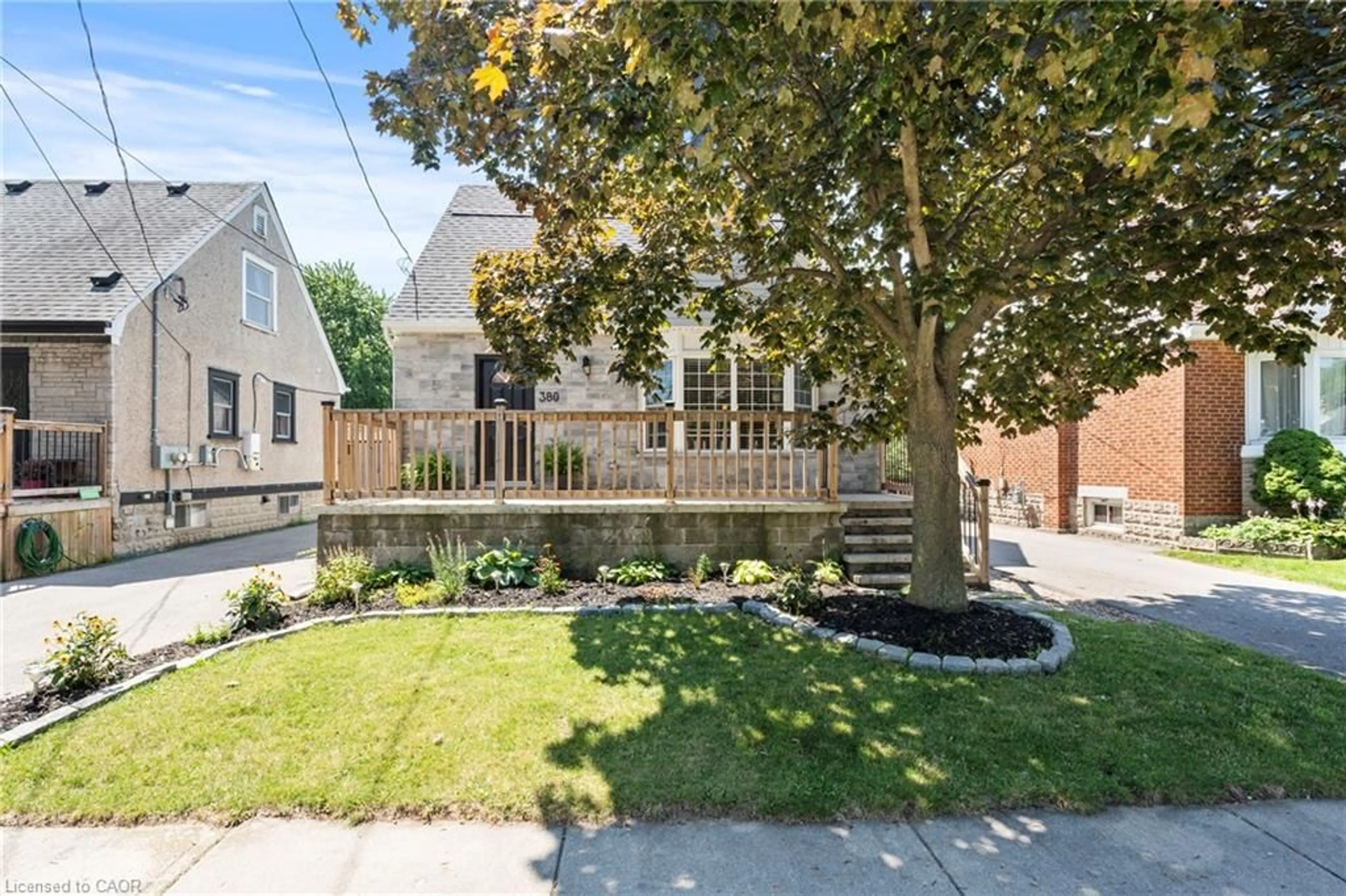 Patio, street for 380 Thayer Ave, Hamilton Ontario L9A 4J4