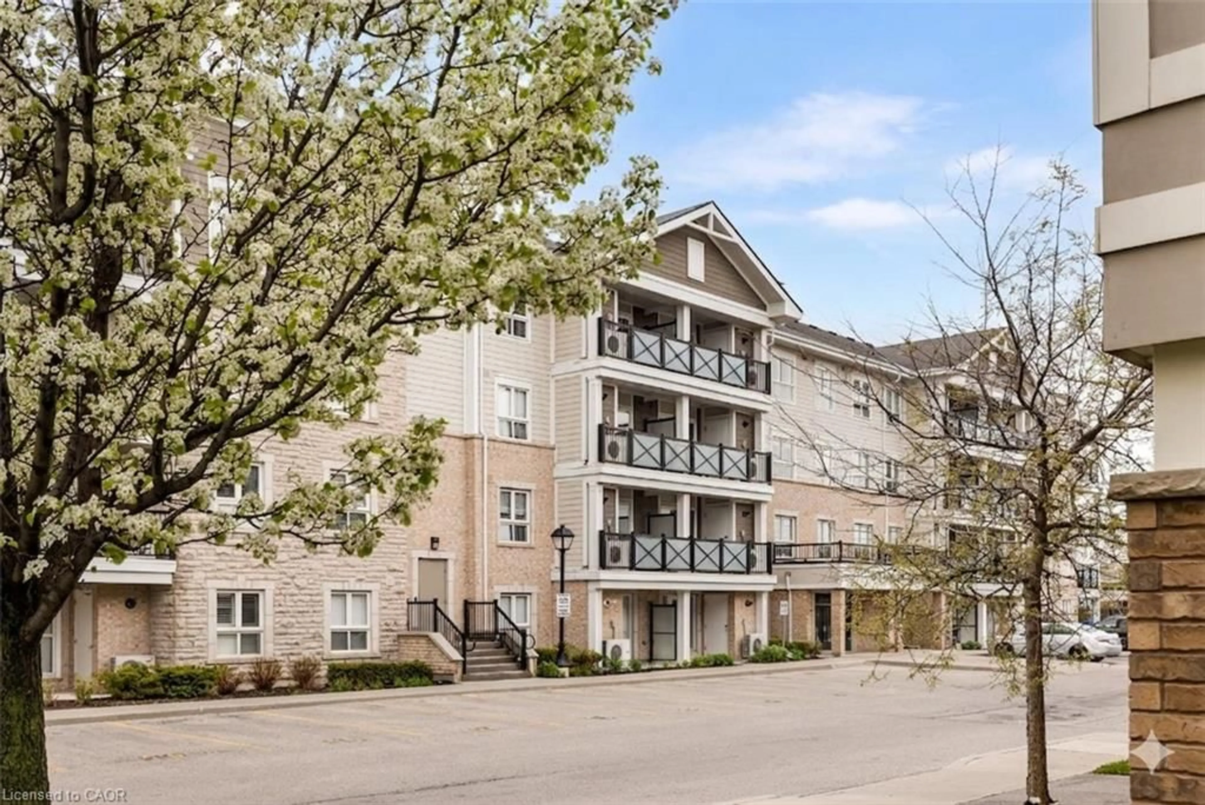 Patio, unknown for 1045 Nadalin Hts #209, Milton Ontario L9T 8R5