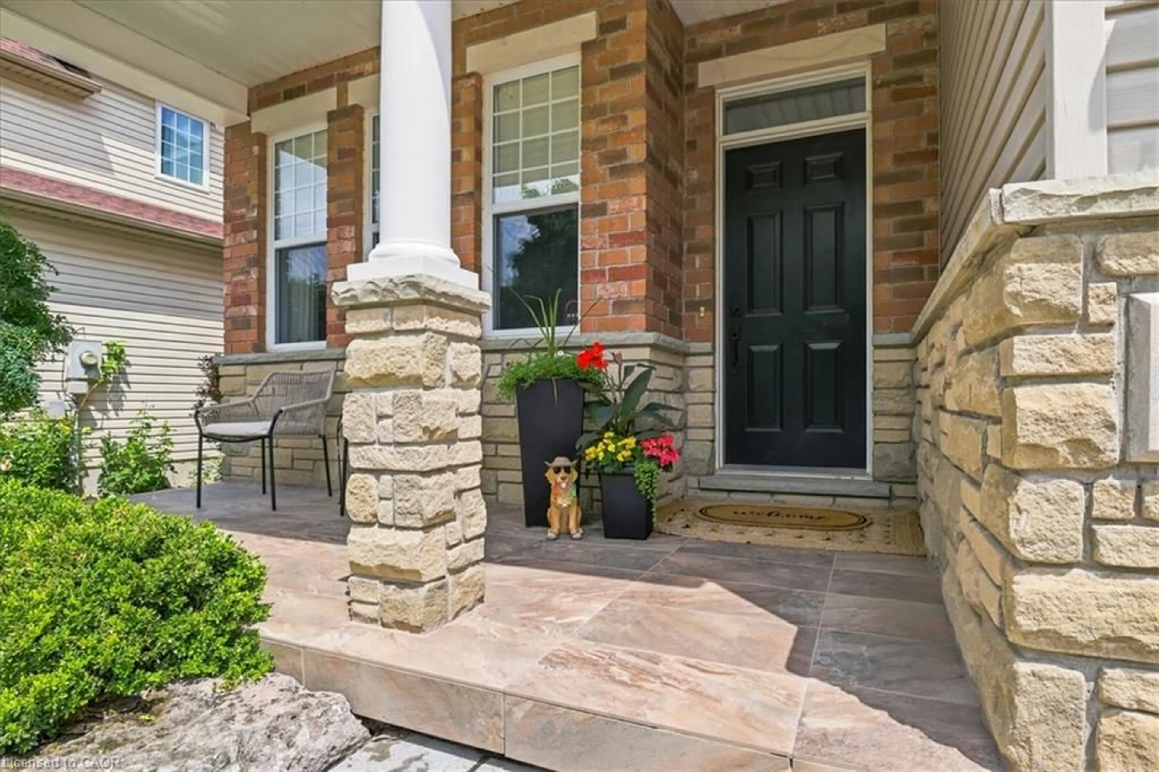Indoor entryway for 70 Hawkswood Dr, Kitchener Ontario N2K 4J5