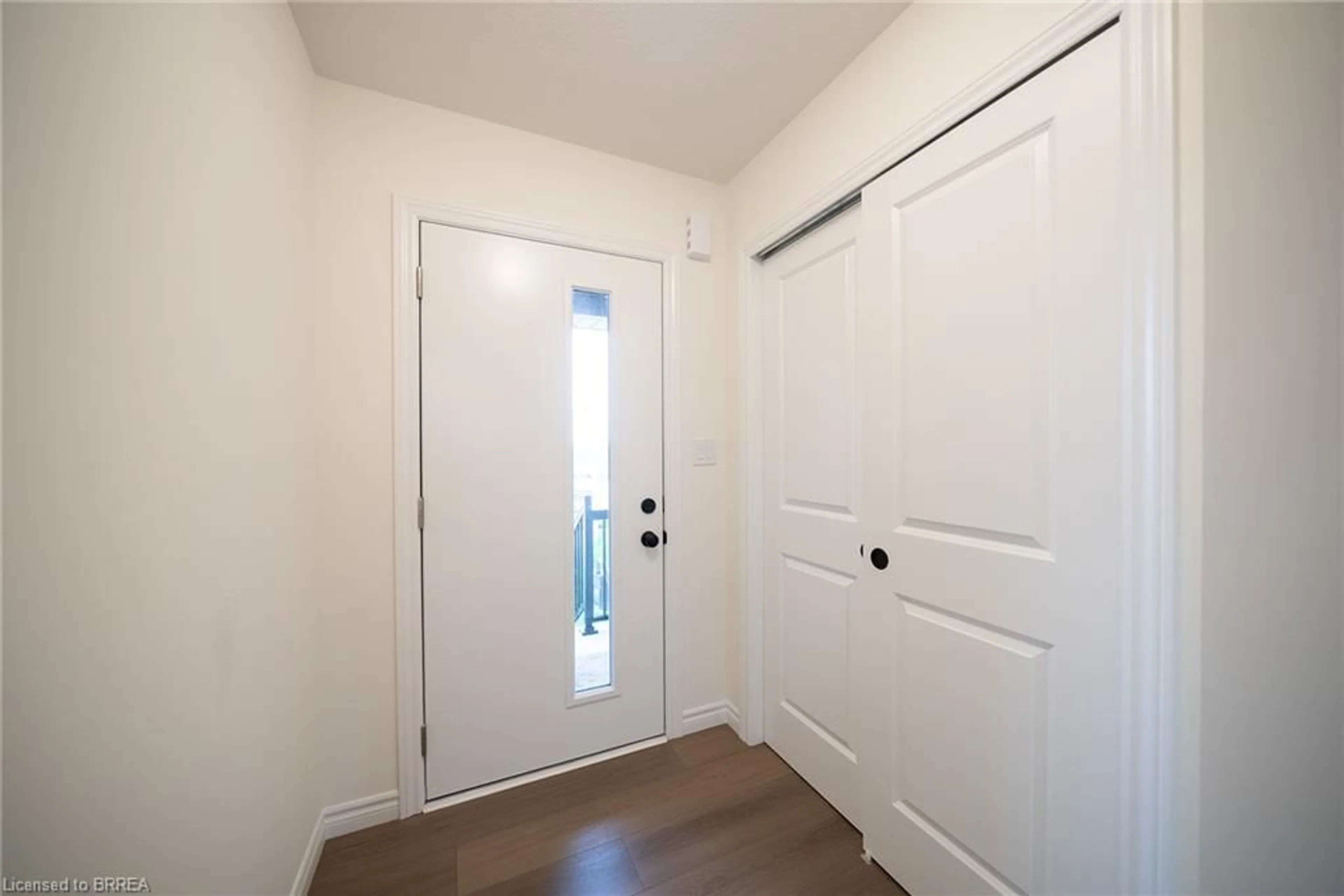 Indoor entryway for 115 Mattingley St, Paris Ontario N3L 0G4