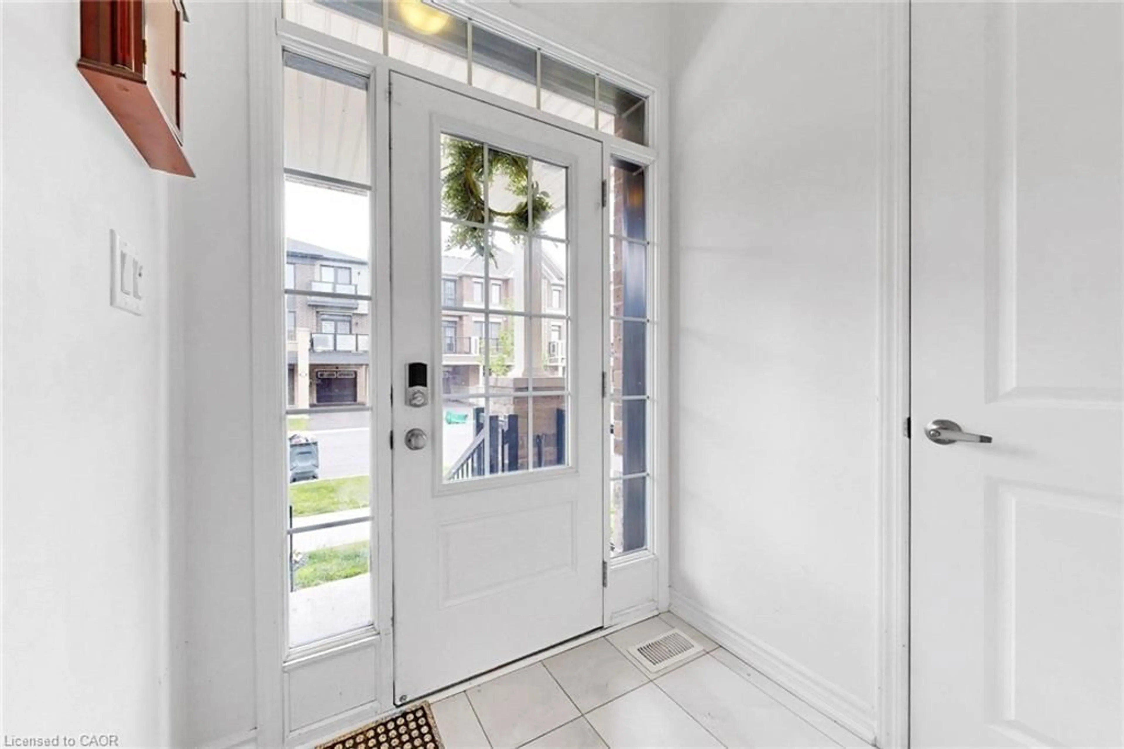 Indoor entryway for 42 Keppel Cir, Brampton Ontario L7A 5L1