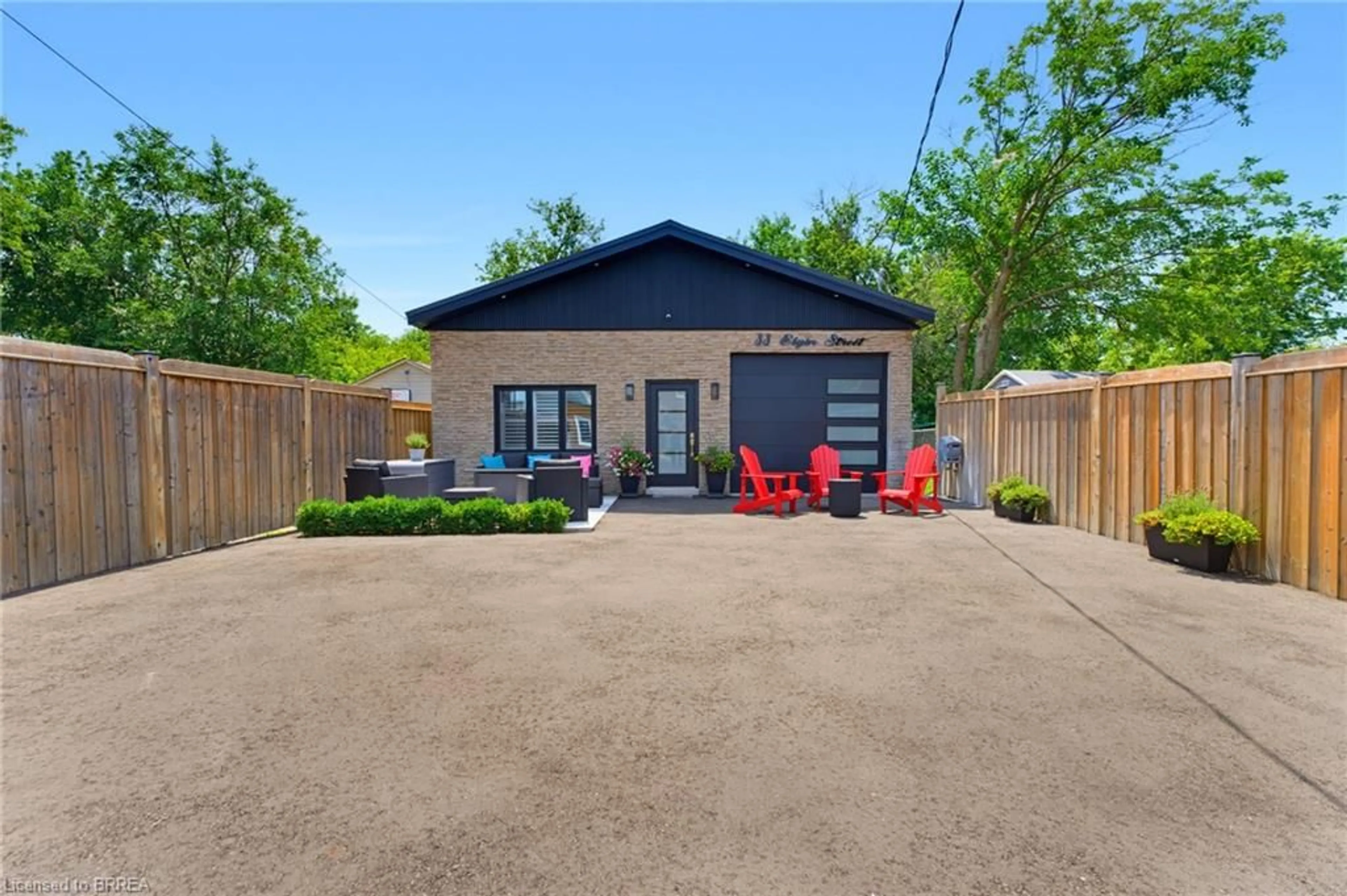 Unknown for 33 Elgin St, Brantford Ontario N3R 1E5