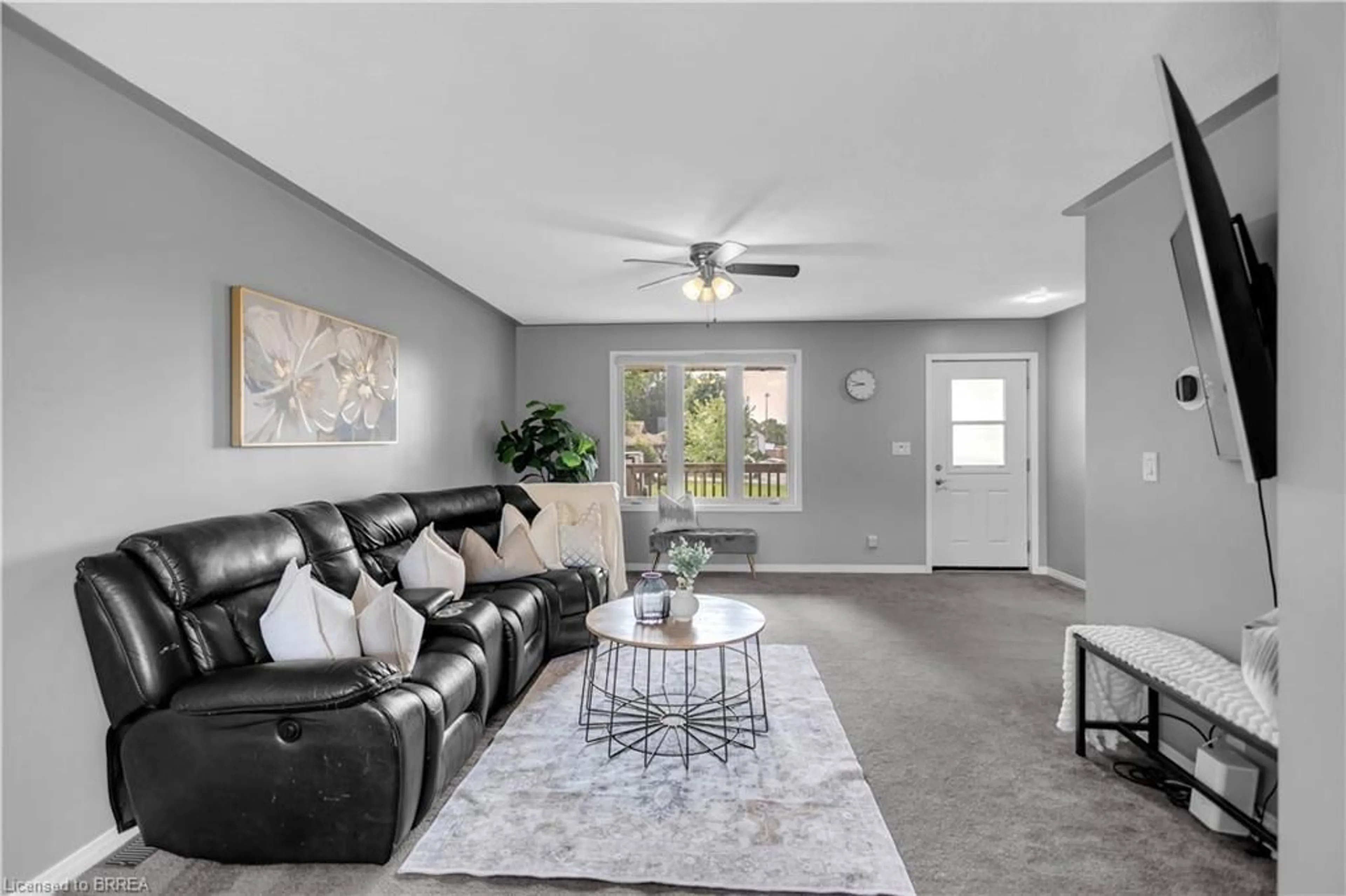 Living room with furniture, unknown for 2020 John St, Jarvis Ontario N0A 1J0