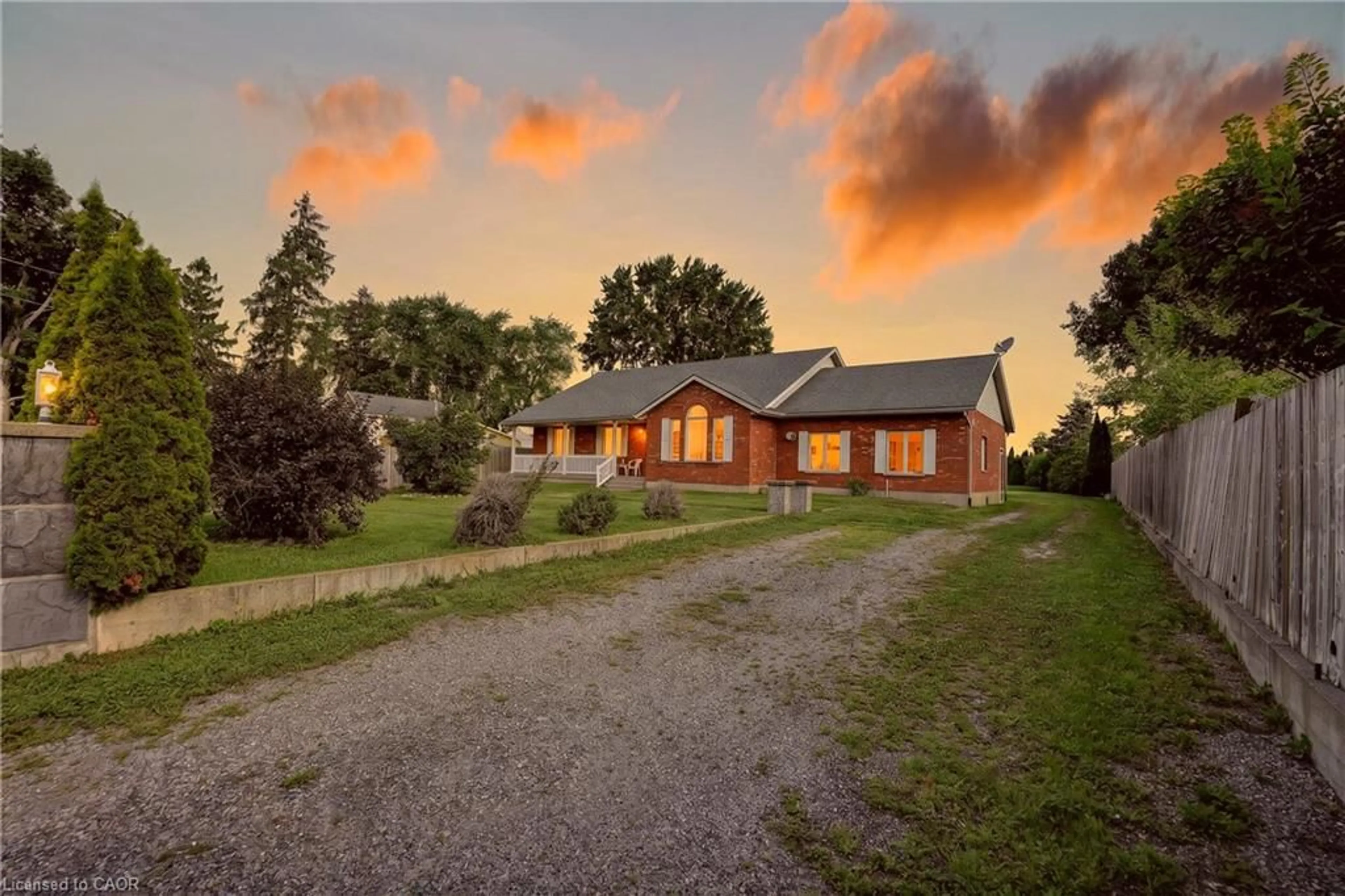 A pic from outside/outdoor area/front of a property/back of a property/a pic from drone, unknown for 54132 Best Line, Aylmer Ontario N5H 2R3