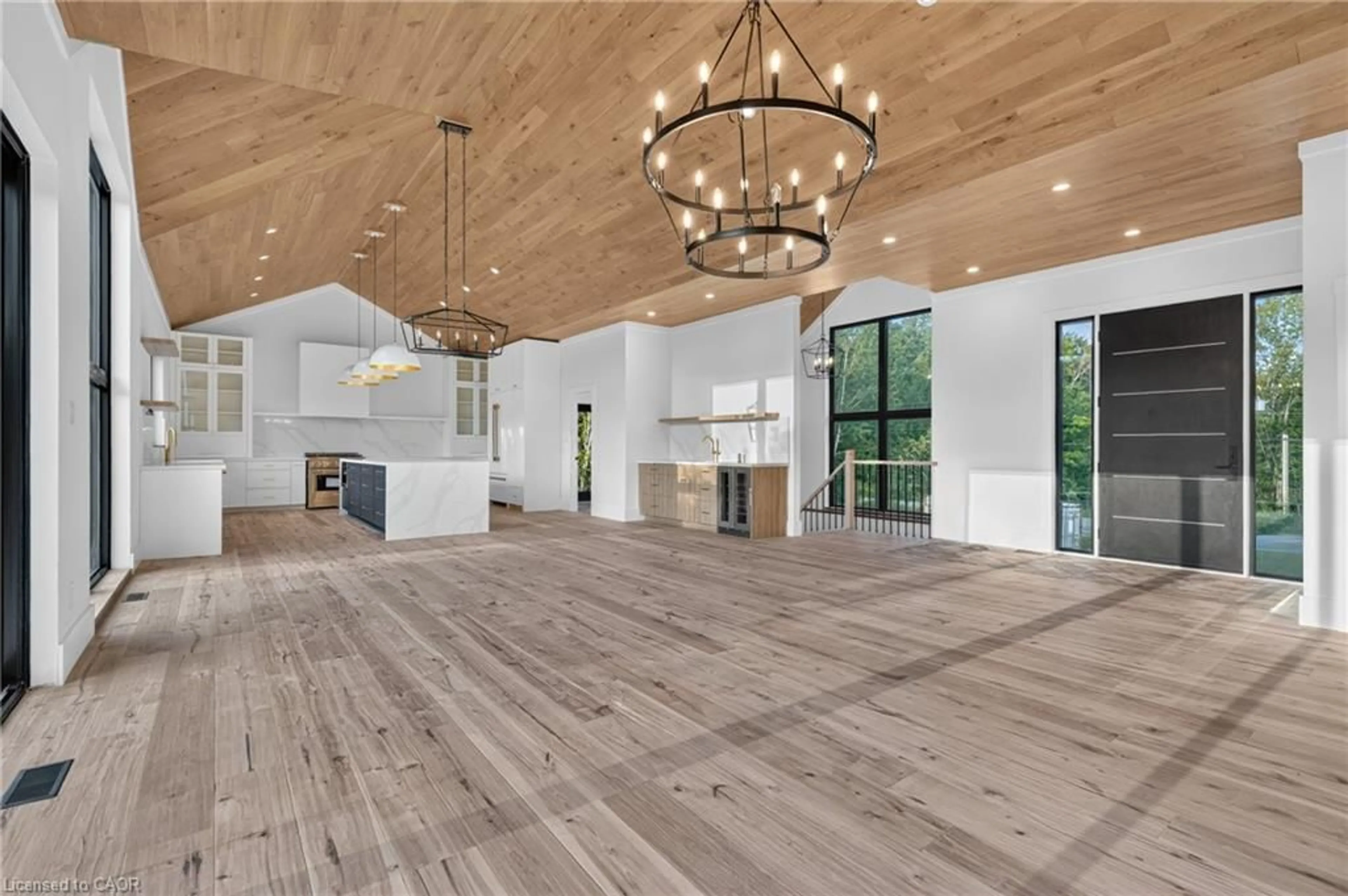 Indoor foyer for 1641 Brackenrig Rd, Port Carling Ontario P0B 1J0