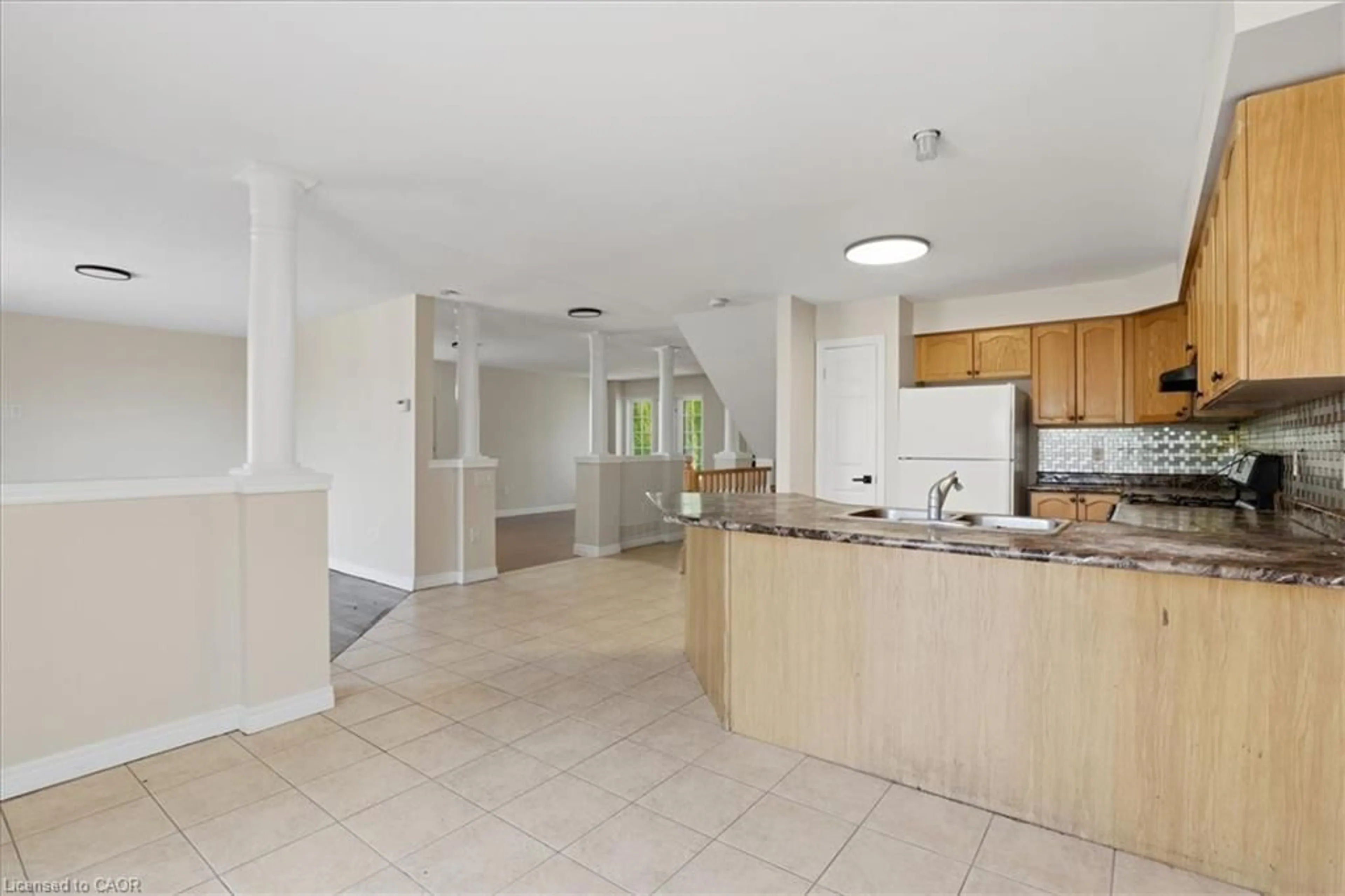 Open concept kitchen, ceramic/tile floor for 43 Decaro Cres, Cambridge Ontario N3C 4N1