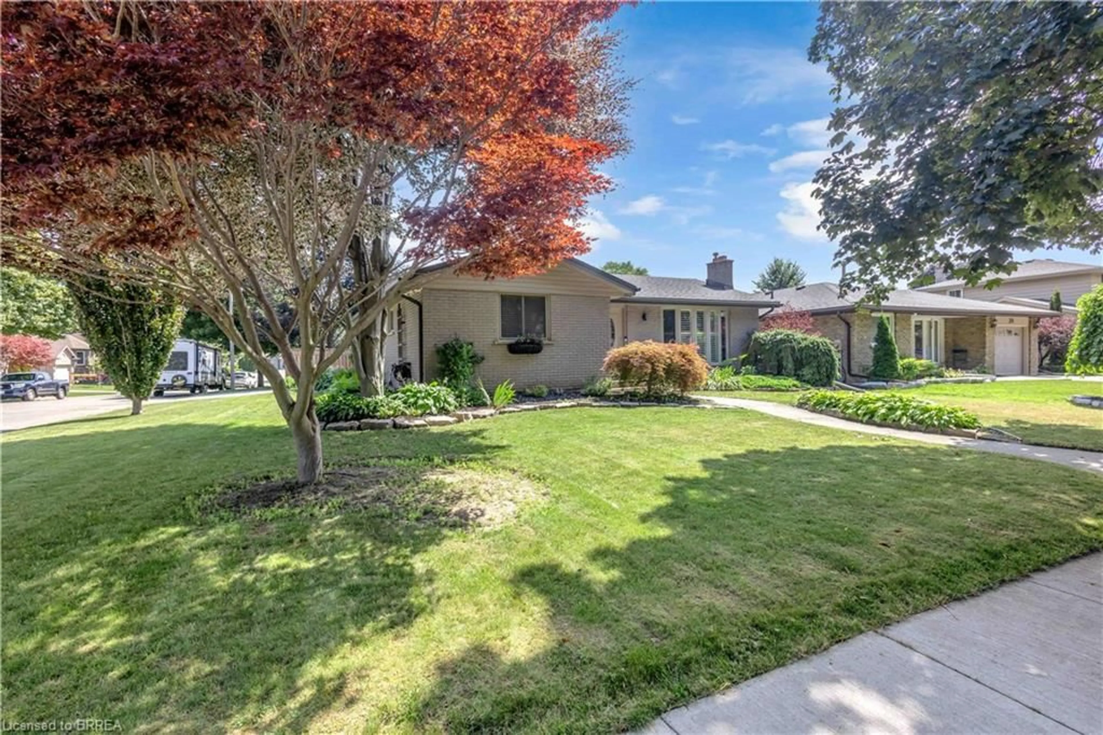 A pic from outside/outdoor area/front of a property/back of a property/a pic from drone, street for 26 Penny Lane, Brantford Ontario N3R 5Y4