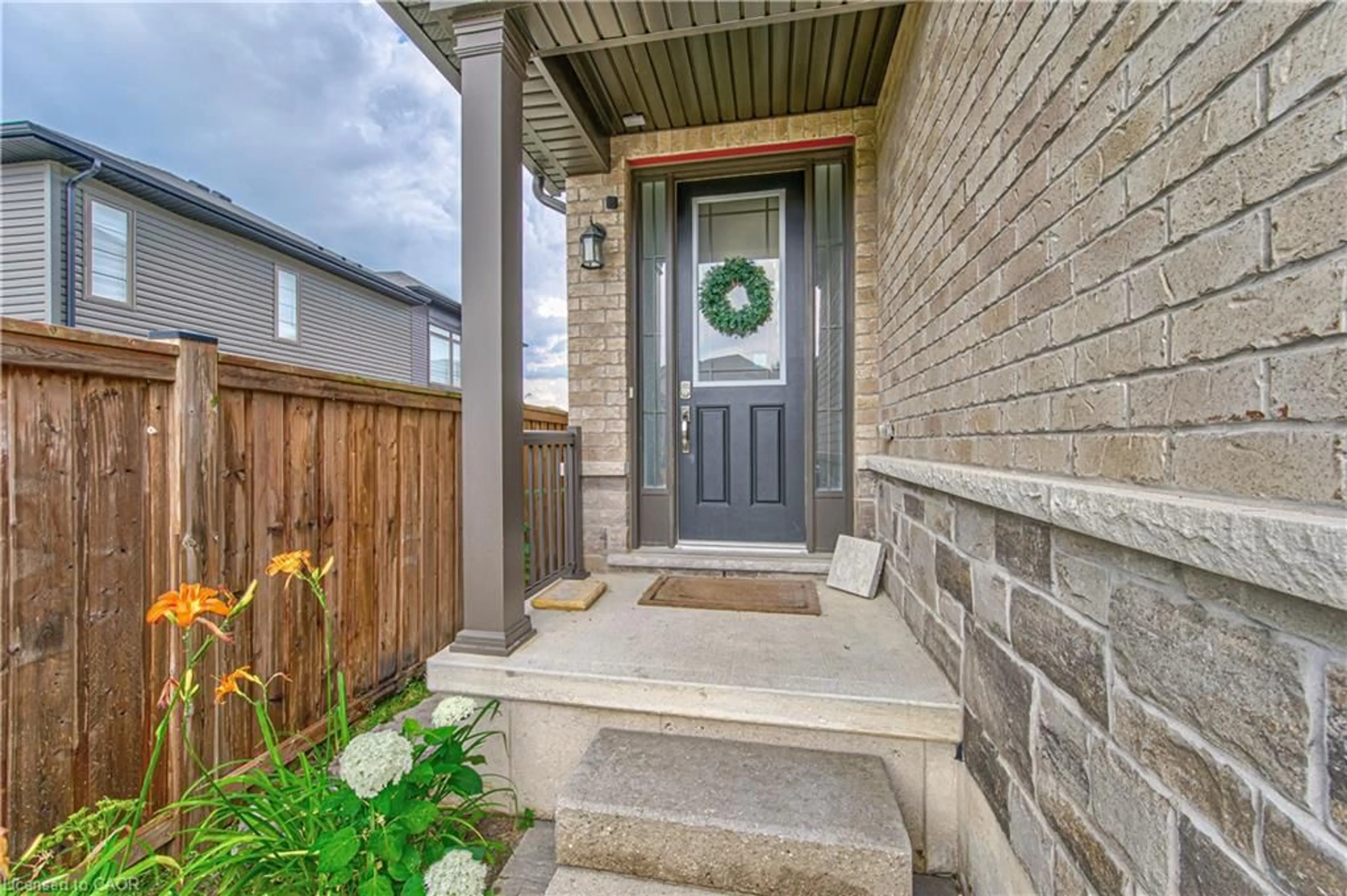 Indoor entryway for 4073 Stadelbauer Dr, Beamsville Ontario L3J 0S4