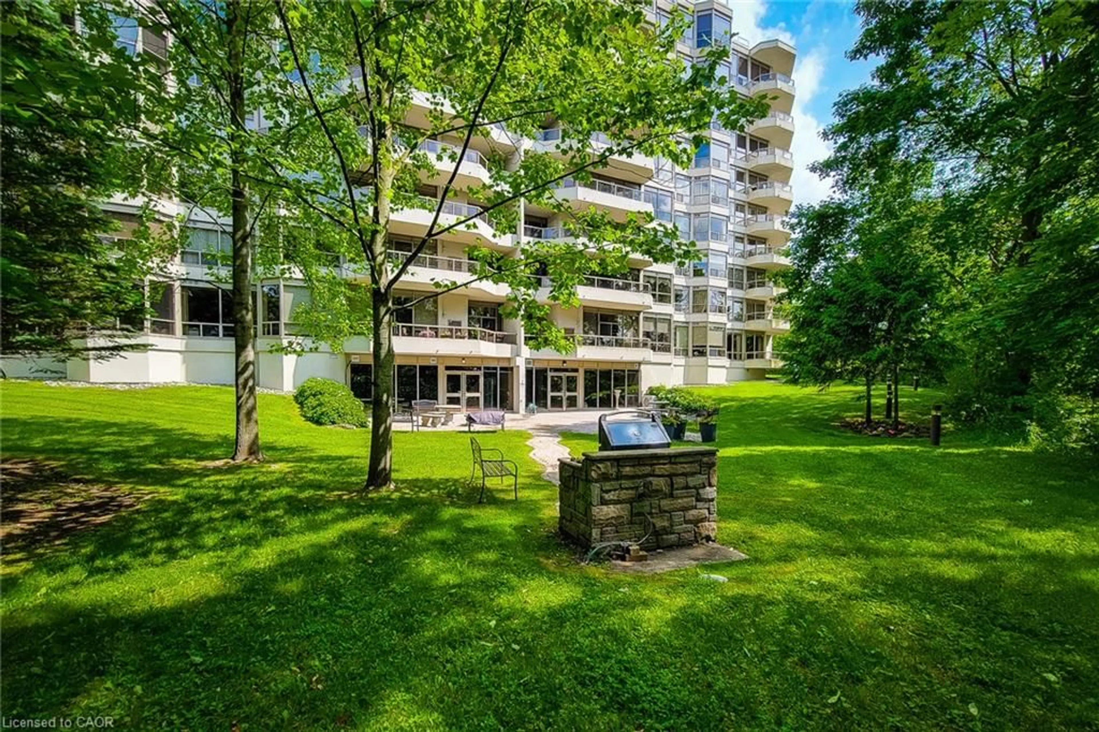 Patio, building for 1770 Main St #705, Hamilton Ontario L8S 1H1