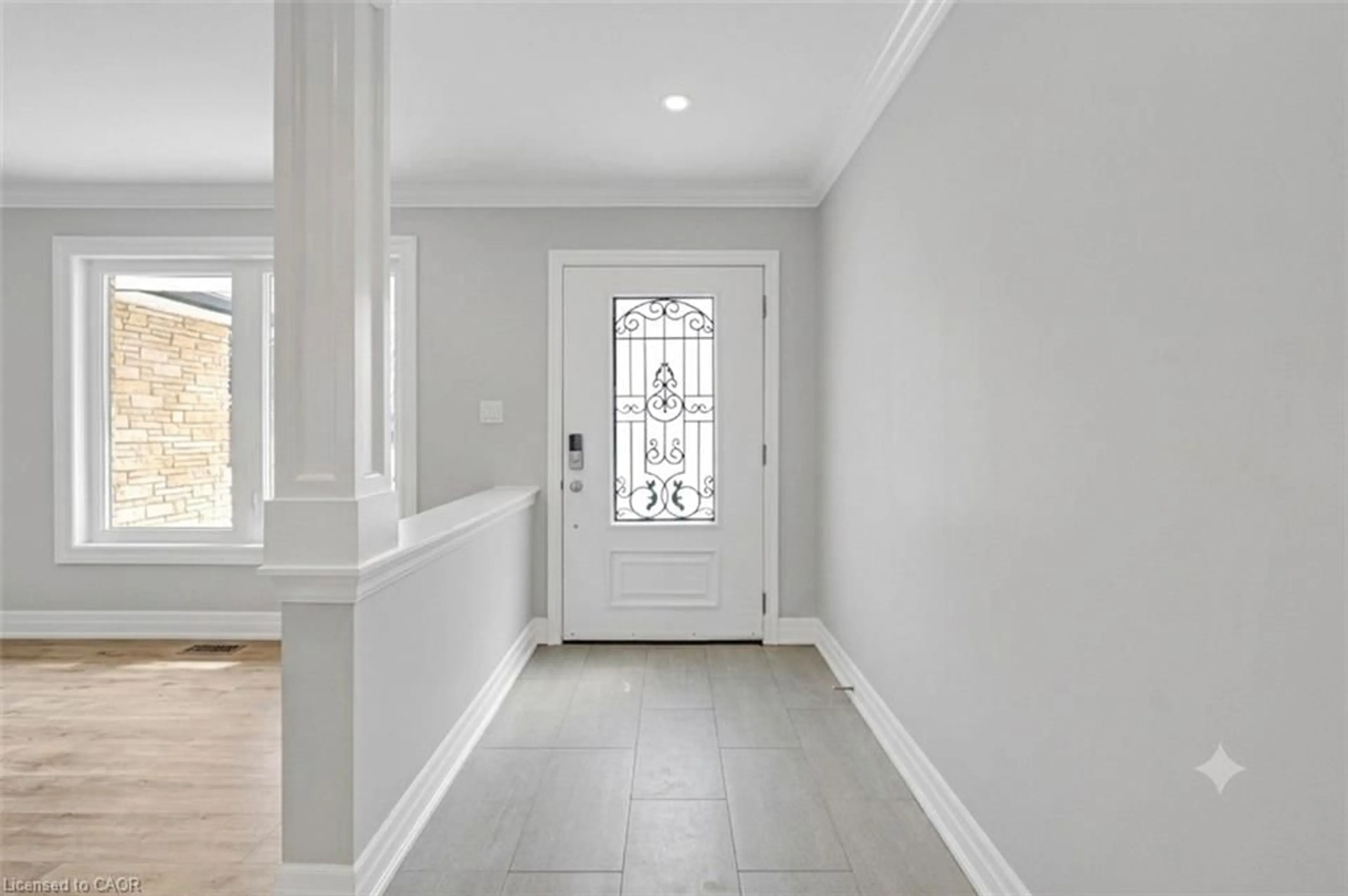 Indoor entryway for 44 Mcclellan Rd, Alton Ontario L7K 0C8