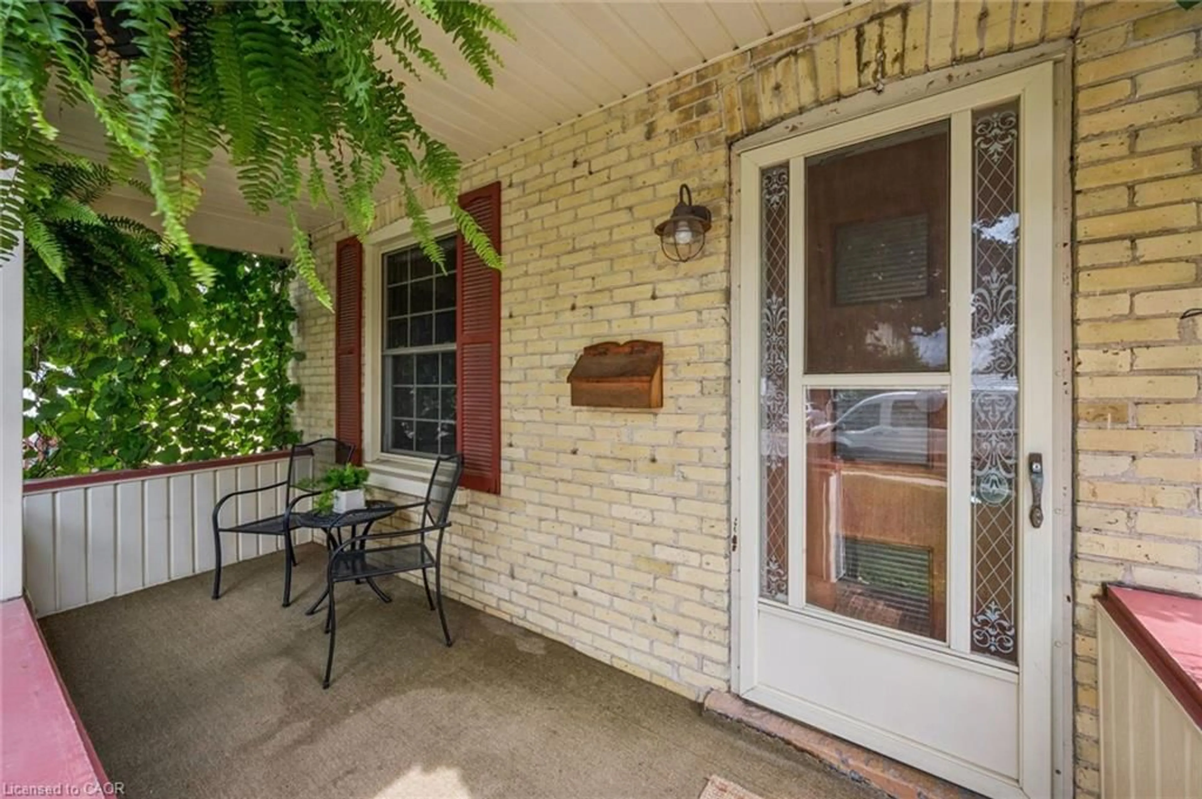 Patio, street for 153 Hewat St, Cambridge Ontario N3H 4H2