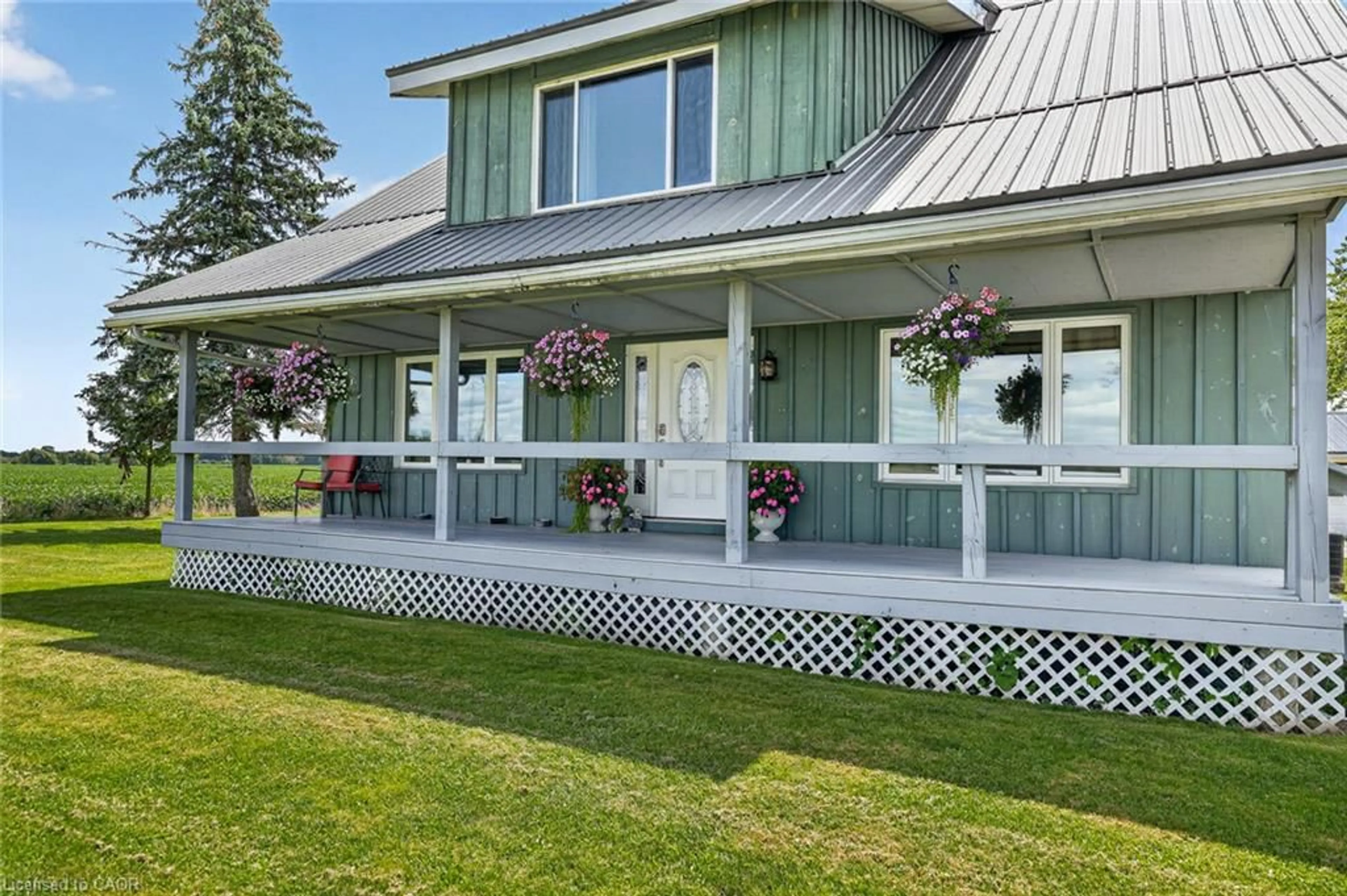 Home with vinyl exterior material, mountain view for 3120 Highway #3, Jarvis Ontario N0A 1J0