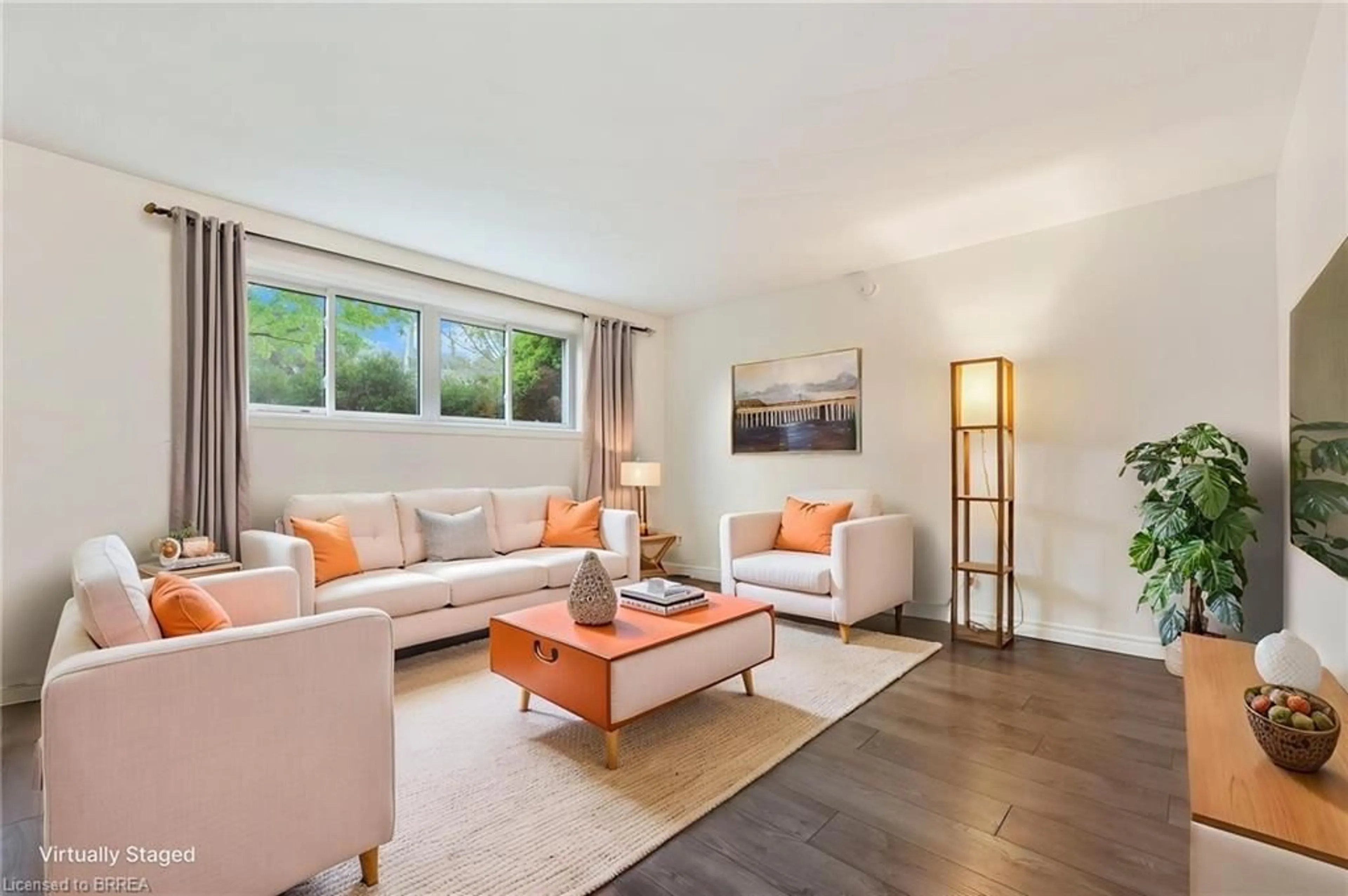 Living room with furniture, wood/laminate floor for 9 Cherry St, Simcoe Ontario N3Y 1B3