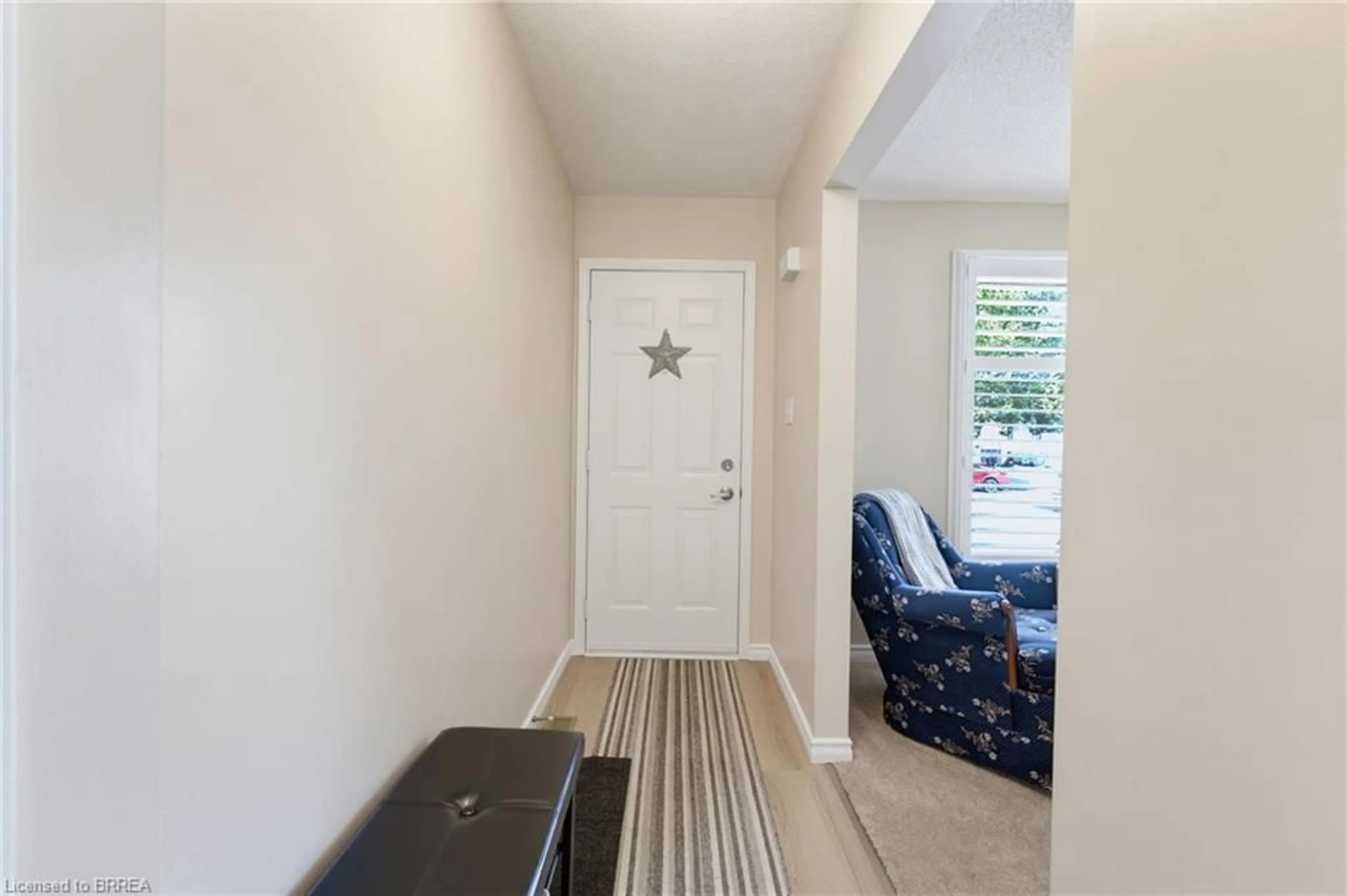 Indoor entryway for 42 Buchanan Cres, Brantford Ontario N3P 2A5