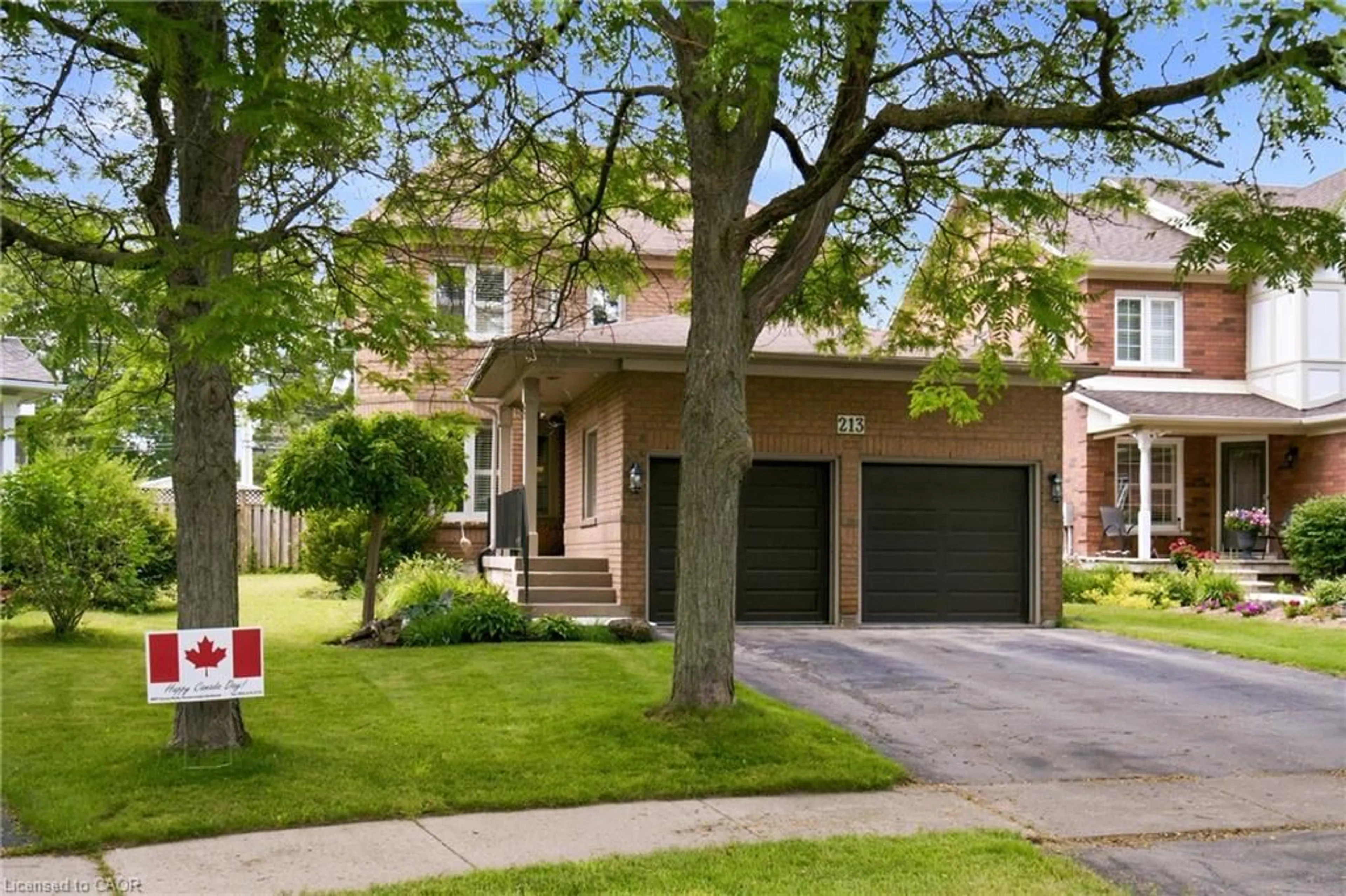 Home with brick exterior material, street for 213 Fellowes Cres, Waterdown Ontario L0R 2H3