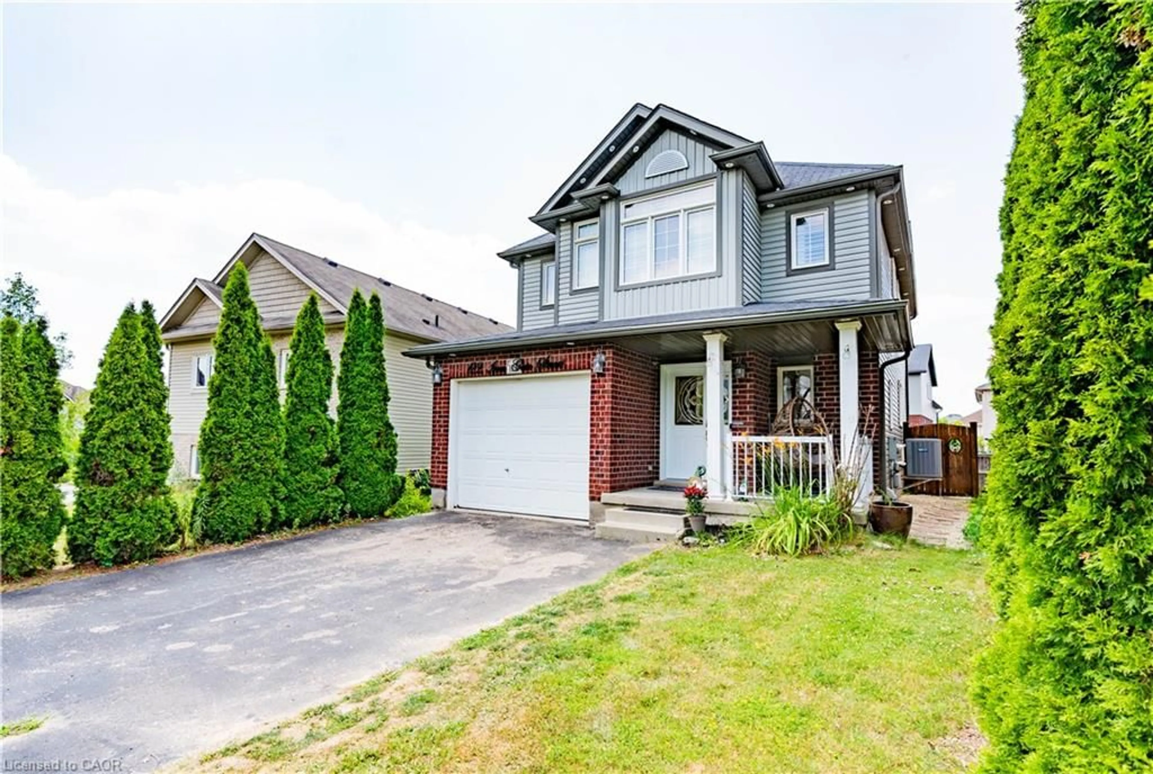 Unknown for 122 Iron Gate St, Kitchener Ontario N2N 3R4