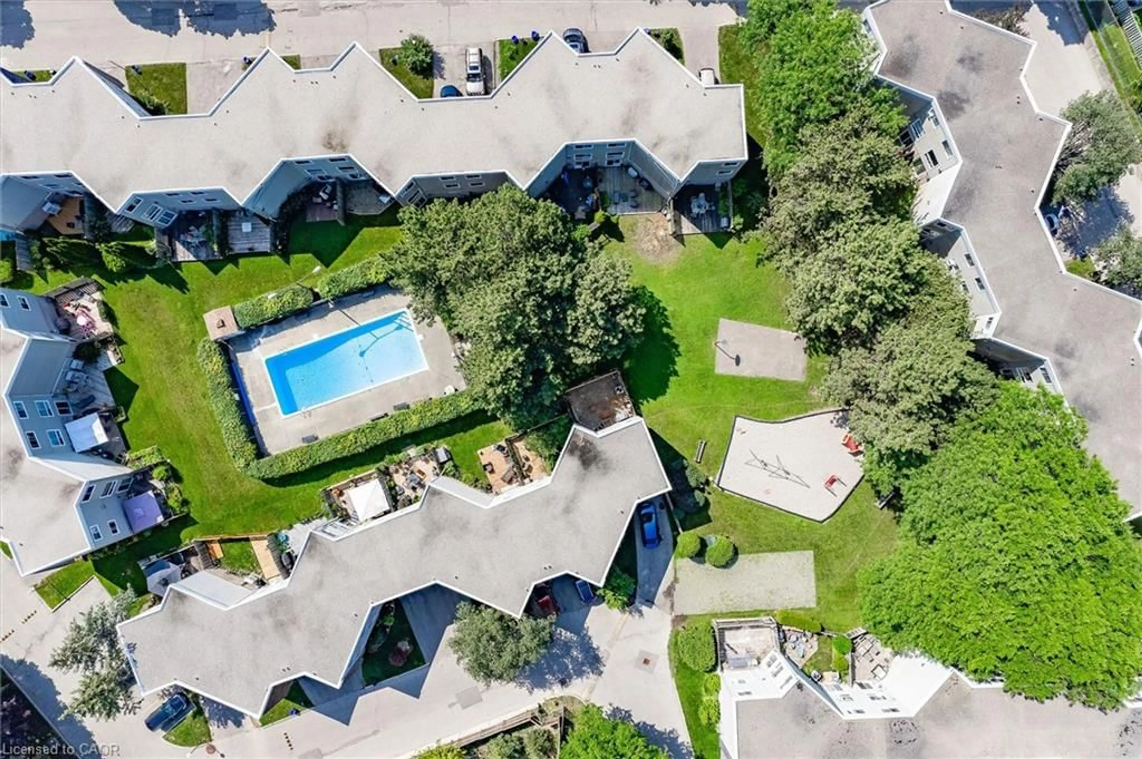 A pic from outside/outdoor area/front of a property/back of a property/a pic from drone, unknown for 60 Elmsdale Dr #25, Kitchener Ontario N2E 2G4