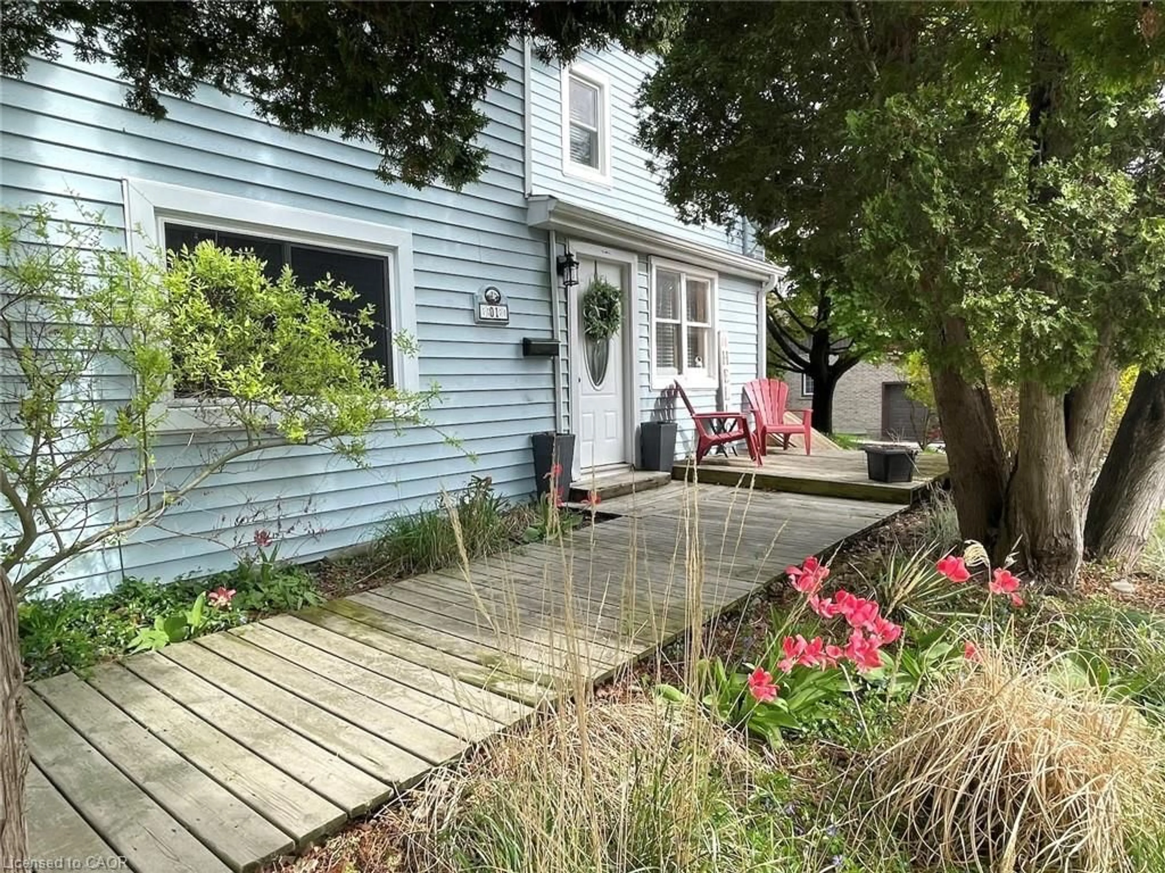 Patio, street for 1 John Ave, Paris Ontario N3L 2S8