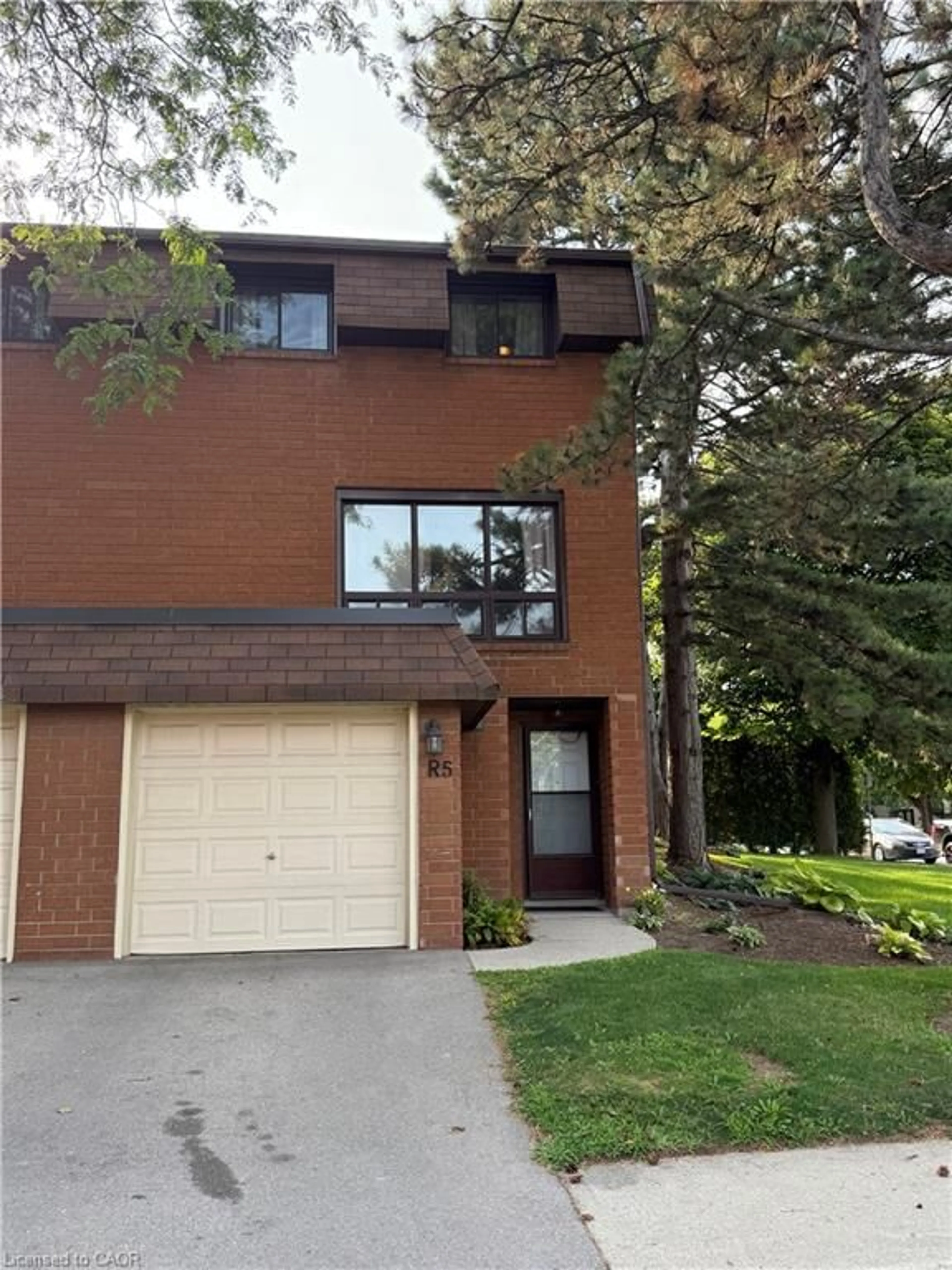 Home with brick exterior material, street for 444 Stone Church Rd #R5, Hamilton Ontario L9B 1R1