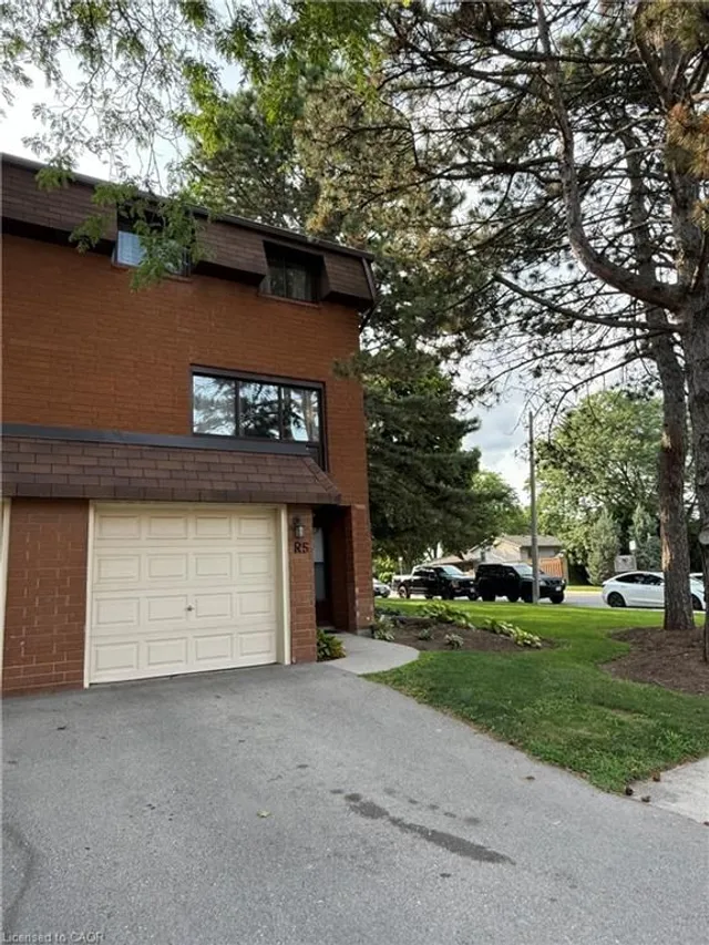 444 Stone Church Rd #R5, Hamilton 2