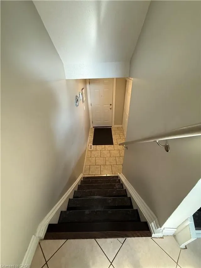 444 Stone Church Rd #R5, Hamilton 5