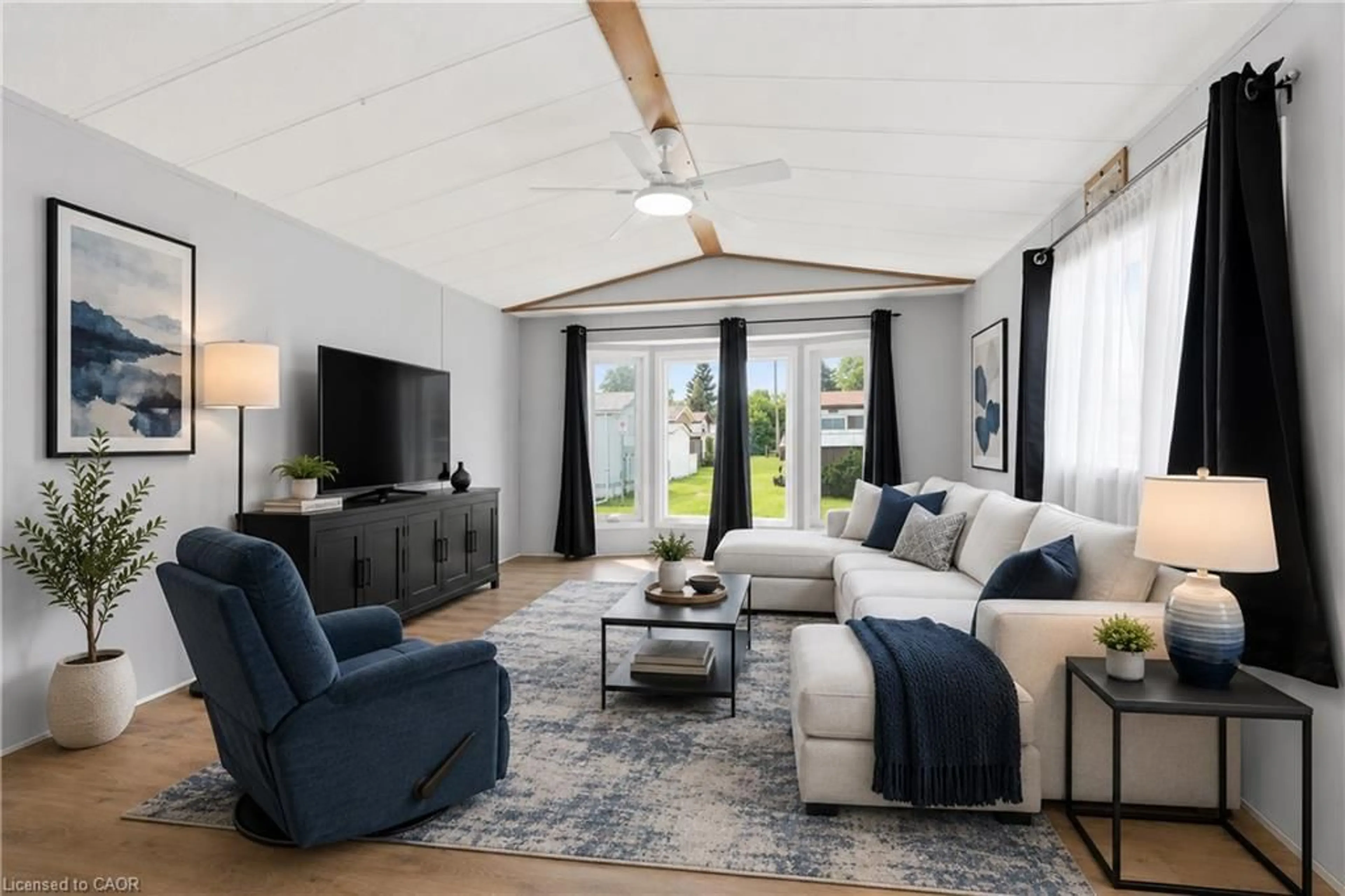 Living room with furniture, unknown for 4581 Rachel Lane, Beamsville Ontario L3J 0W1