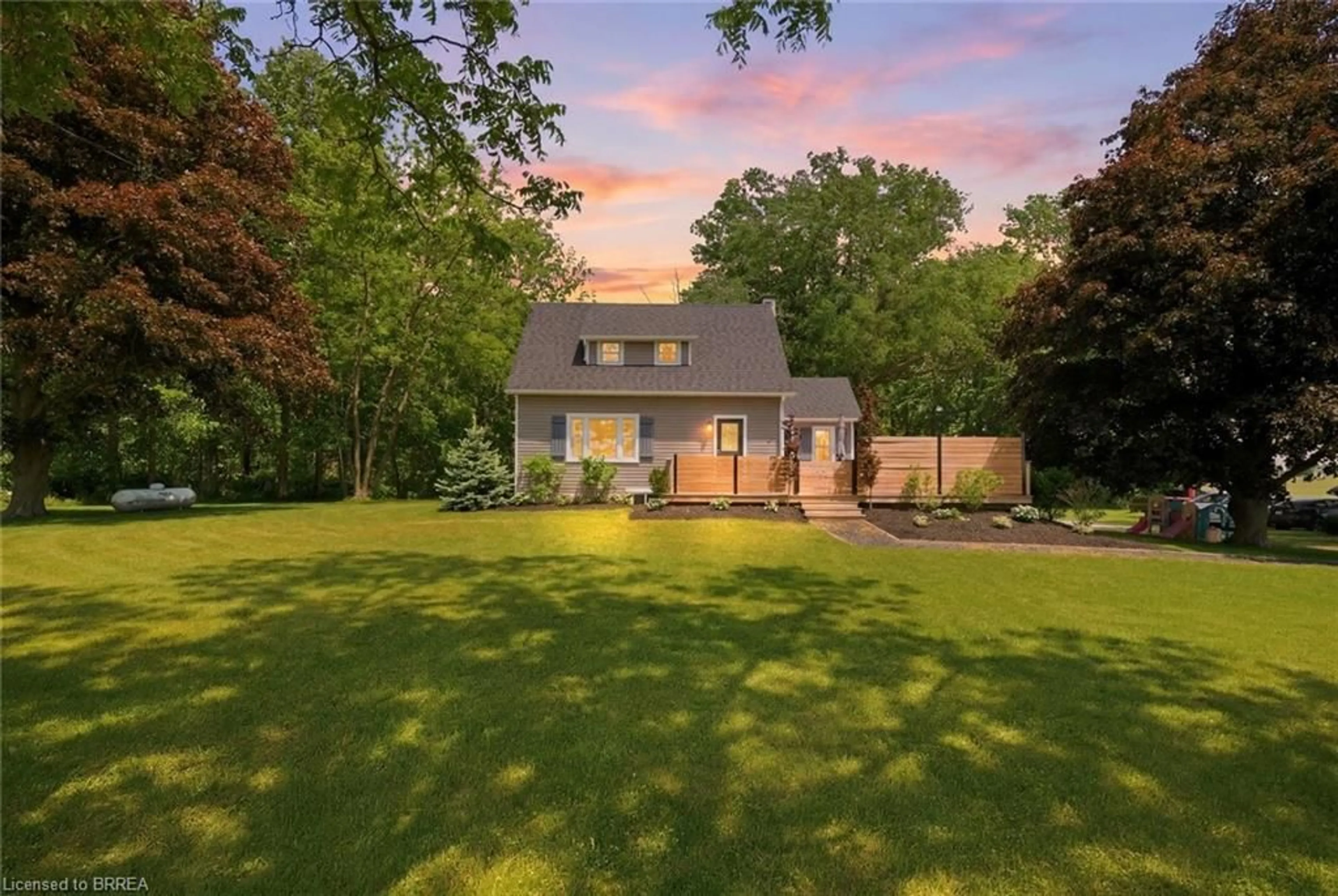 A pic from outside/outdoor area/front of a property/back of a property/a pic from drone, street for 773576 Oxford County Rd 59, Norwich Ontario N0J 1P0