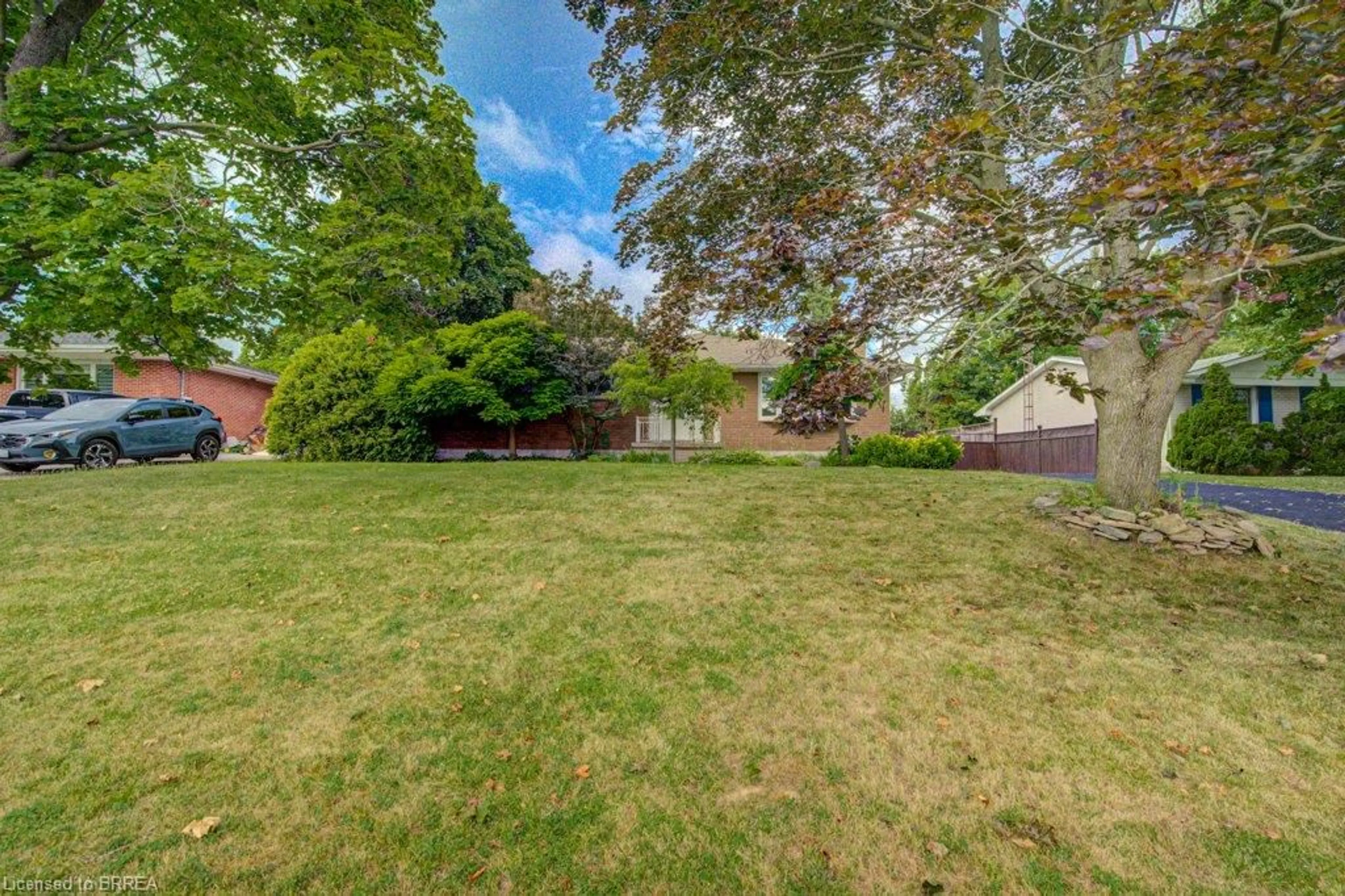 A pic from outside/outdoor area/front of a property/back of a property/a pic from drone, street for 6 Bayly Dr, Paris Ontario N3L 2P9