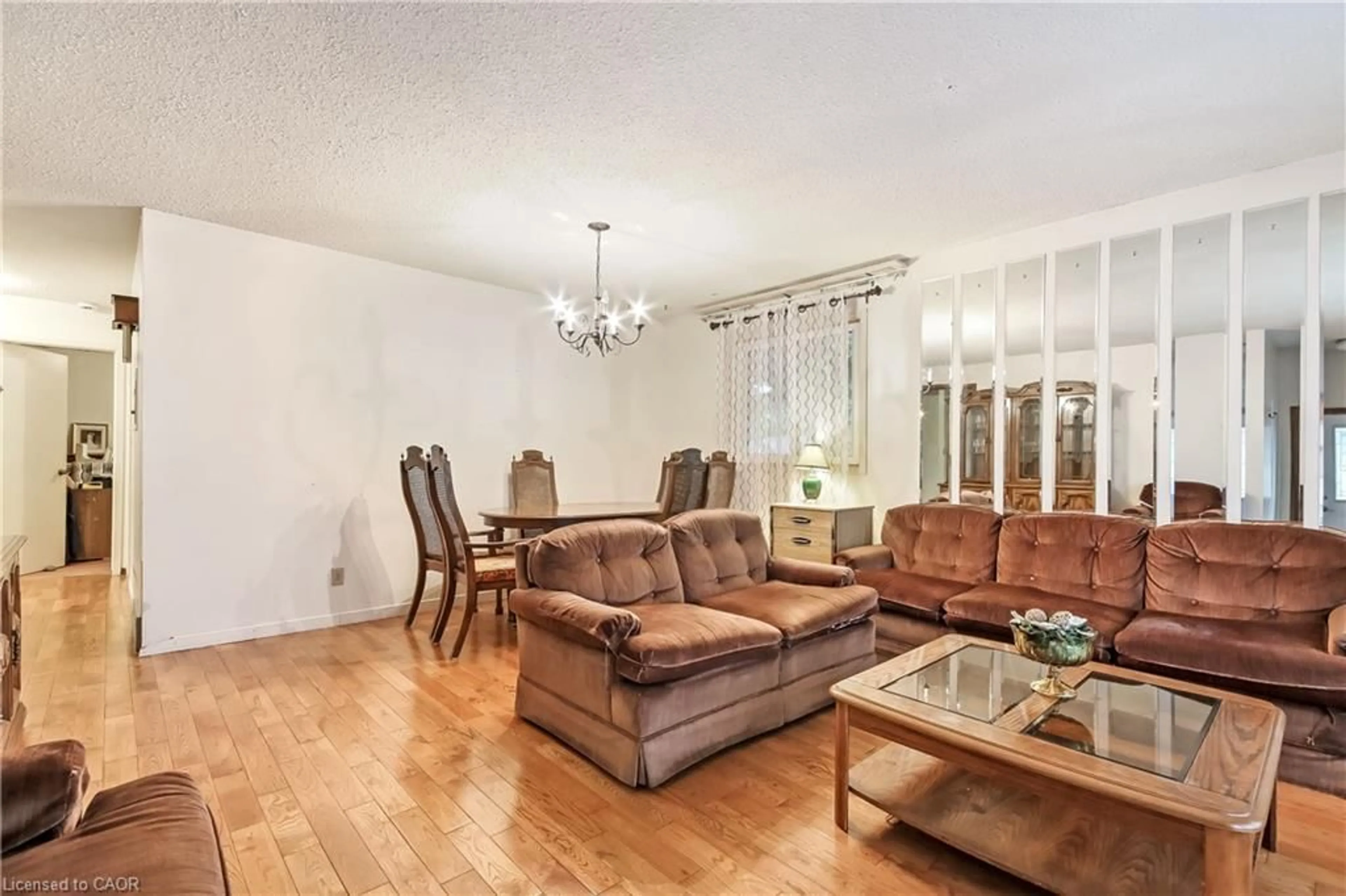 Living room with furniture, unknown for 965 St George St, Port Dover Ontario N0A 1N4