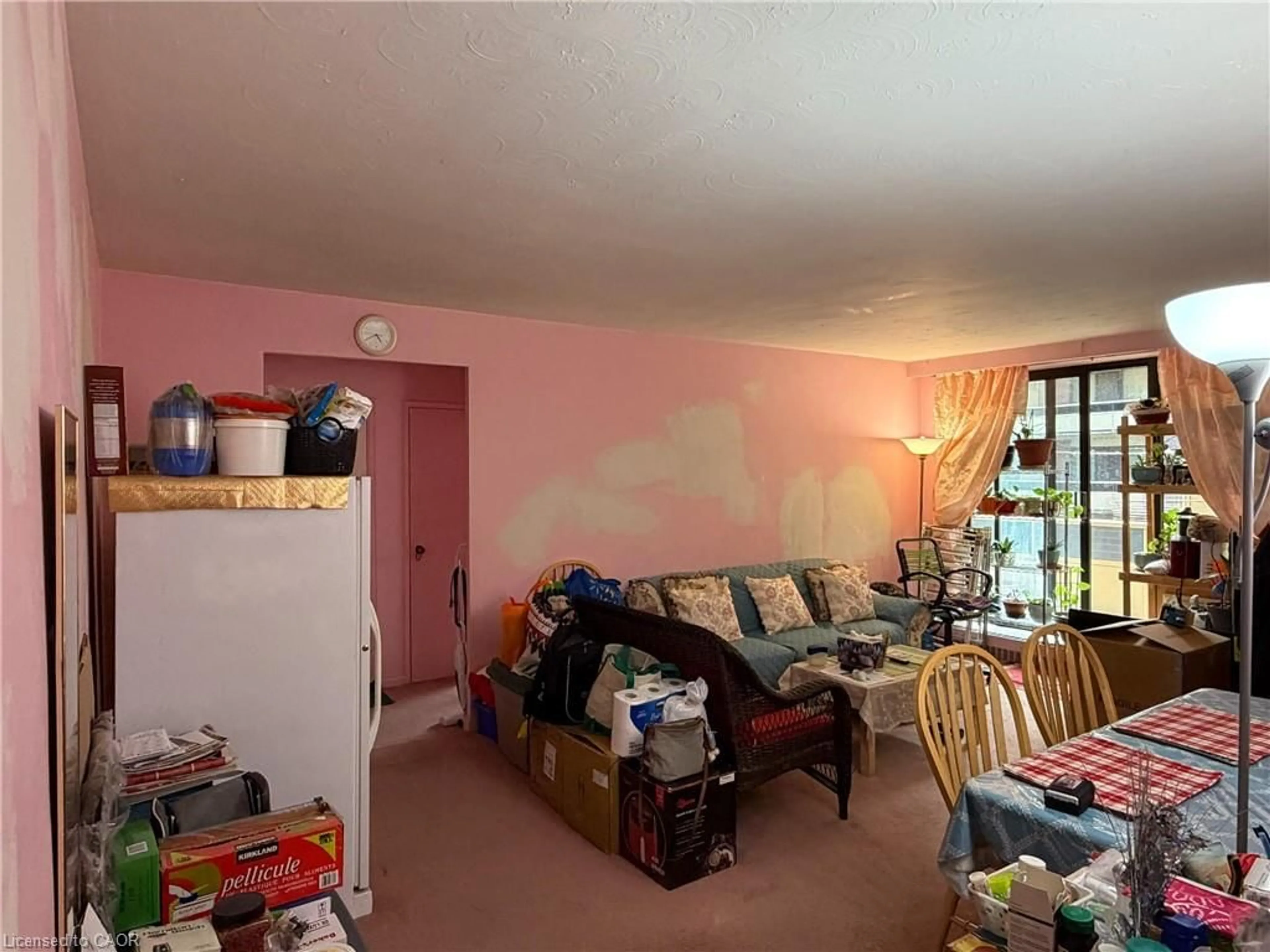A pic of a room for 921 Midland Ave #306, Scarborough Ontario M1K 4G2