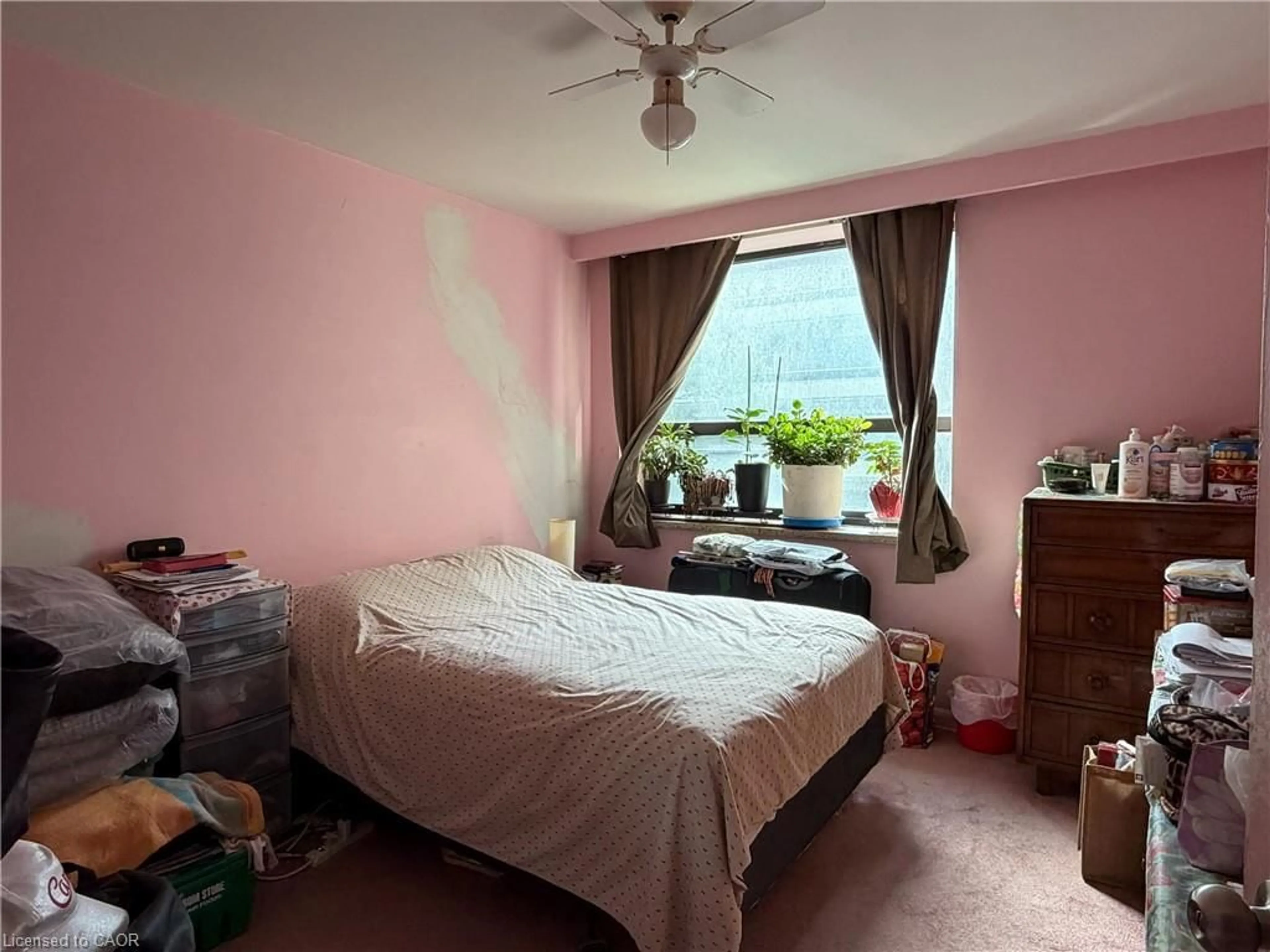 A pic of a room for 921 Midland Ave #306, Scarborough Ontario M1K 4G2