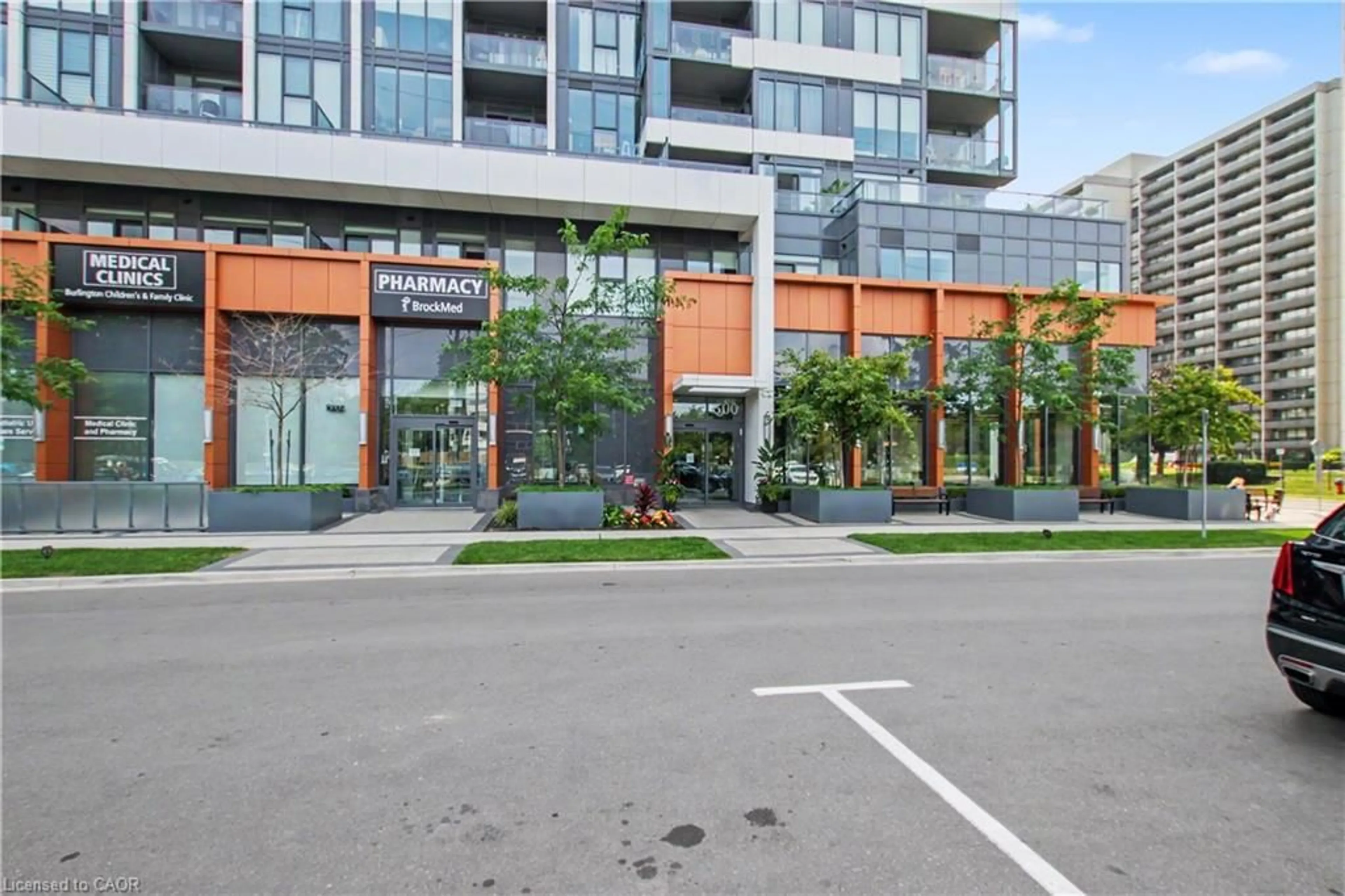 Patio, street for 500 Brock Ave #702, Burlington Ontario L7S 0A5