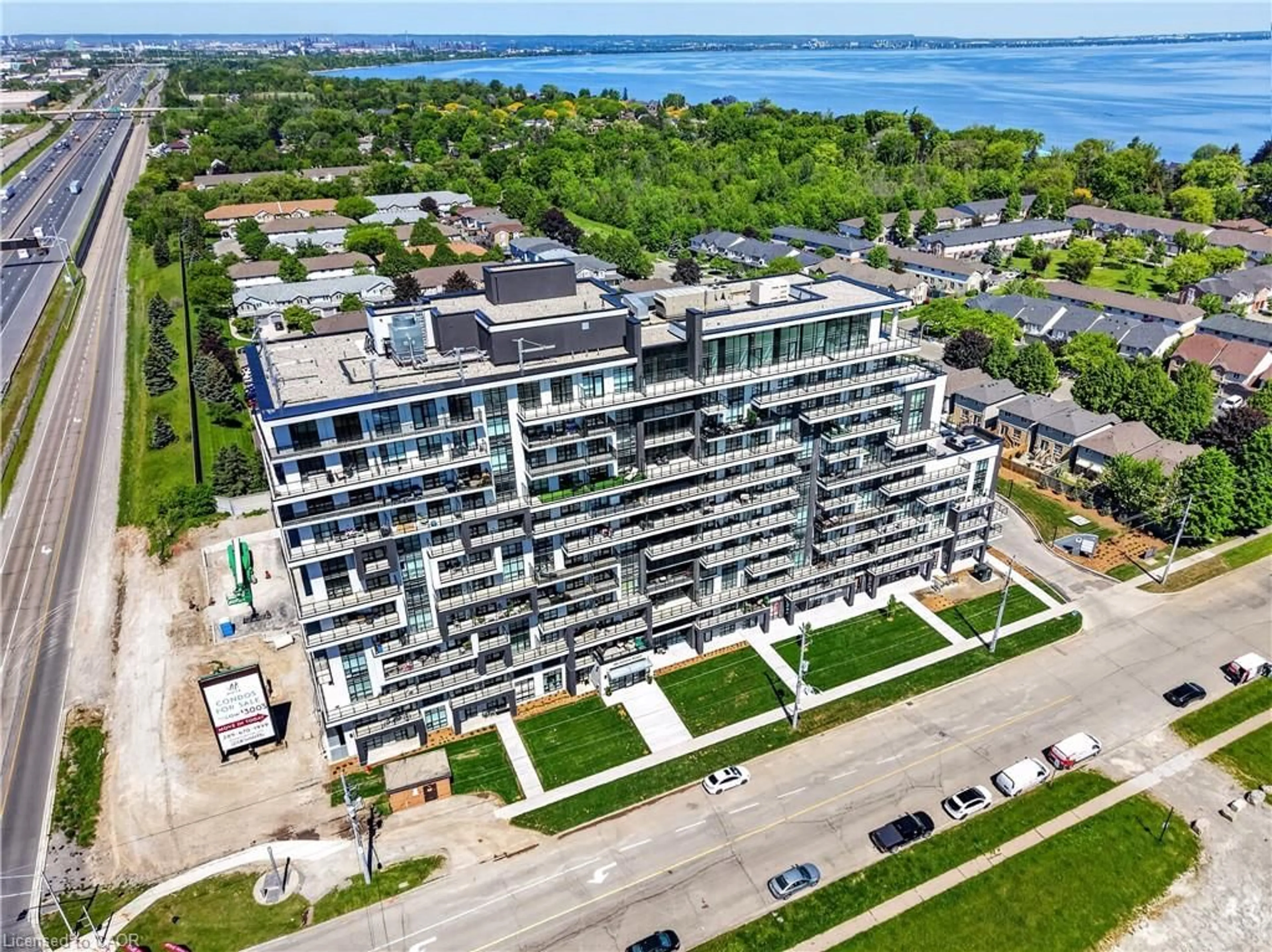 A pic from outside/outdoor area/front of a property/back of a property/a pic from drone, water/lake/river/ocean view for 461 Green Rd #809, Stoney Creek Ontario L8E 0L5
