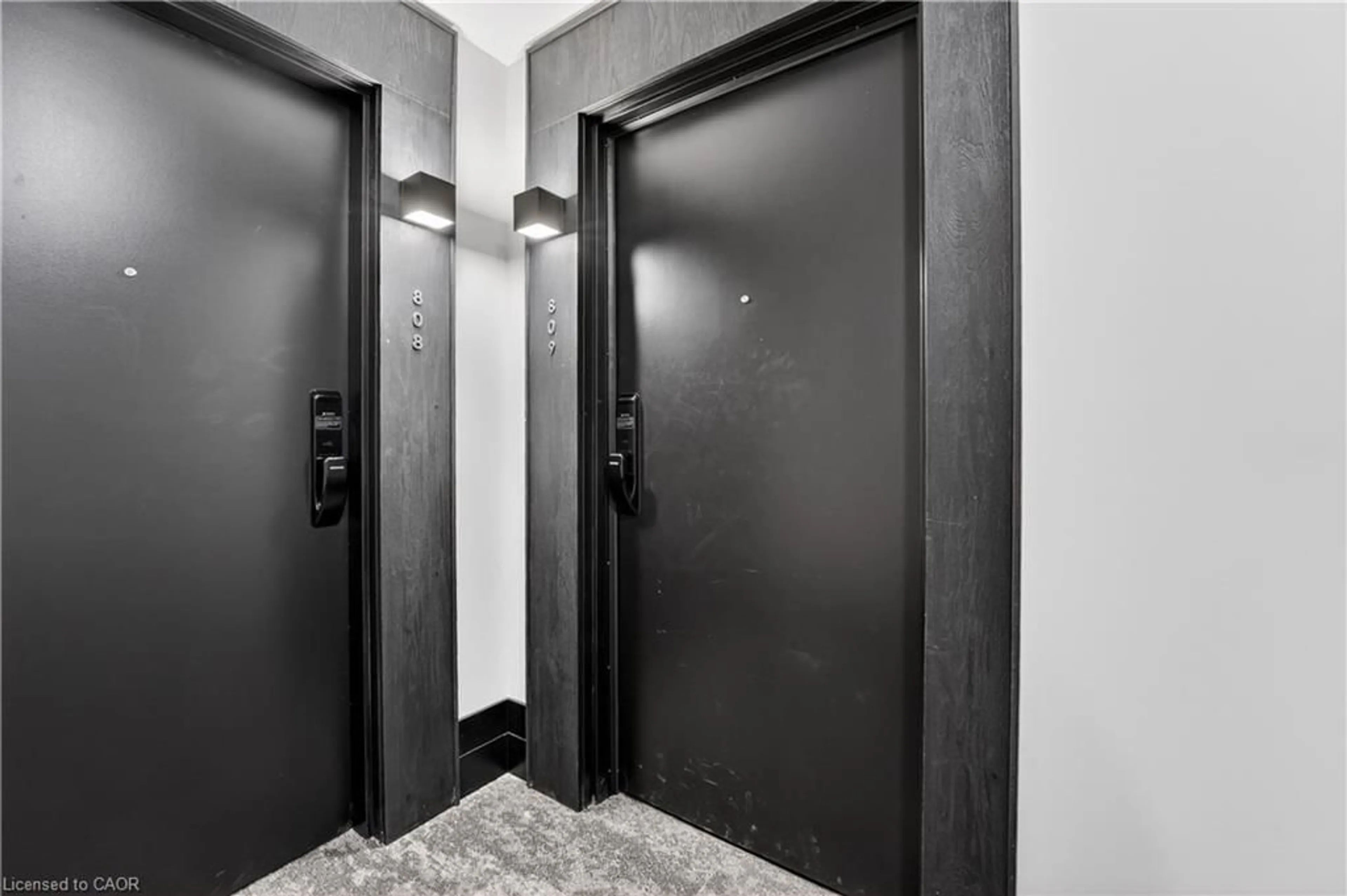 Indoor entryway for 461 Green Rd #809, Stoney Creek Ontario L8E 0L5