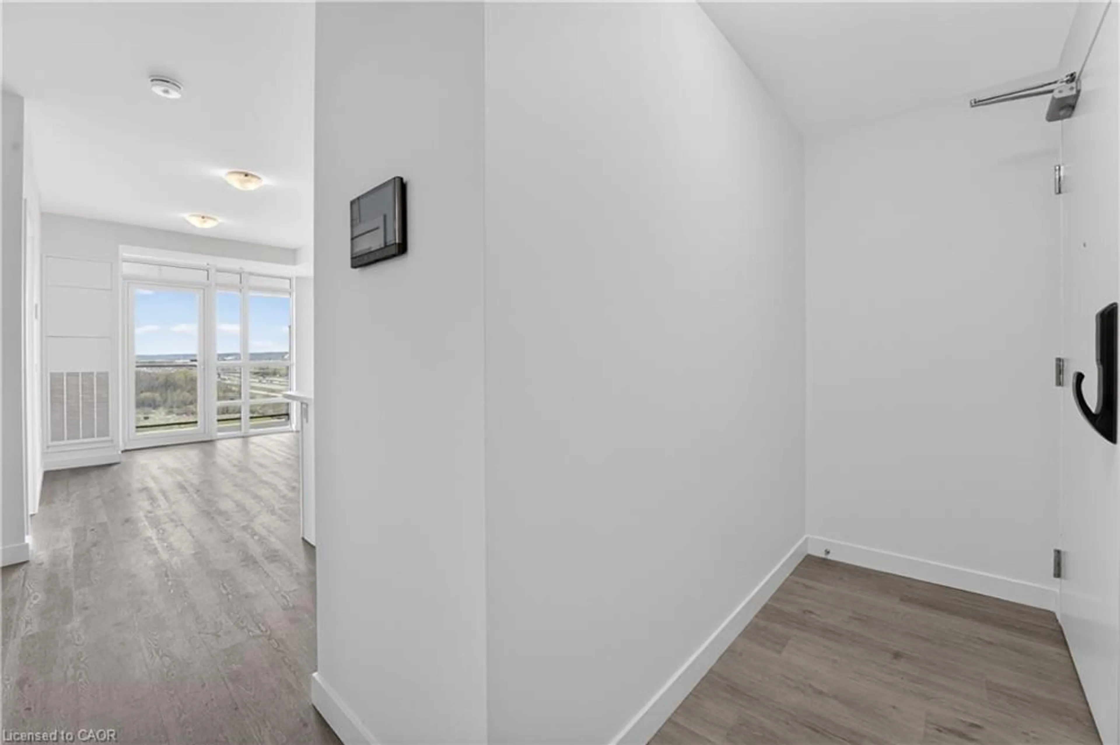 A pic of a room for 461 Green Rd #809, Stoney Creek Ontario L8E 0L5