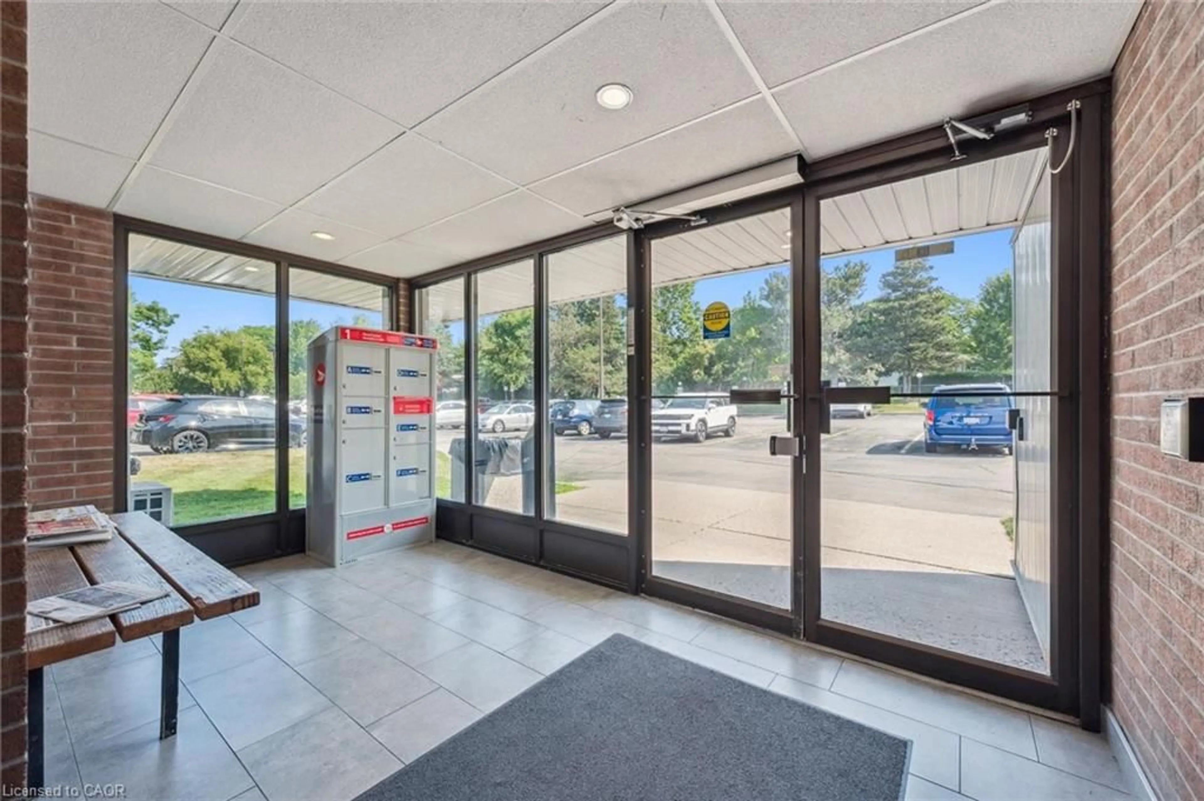 Indoor foyer for 65 Silvercreek Pky #404, Guelph Ontario N1H 7R9