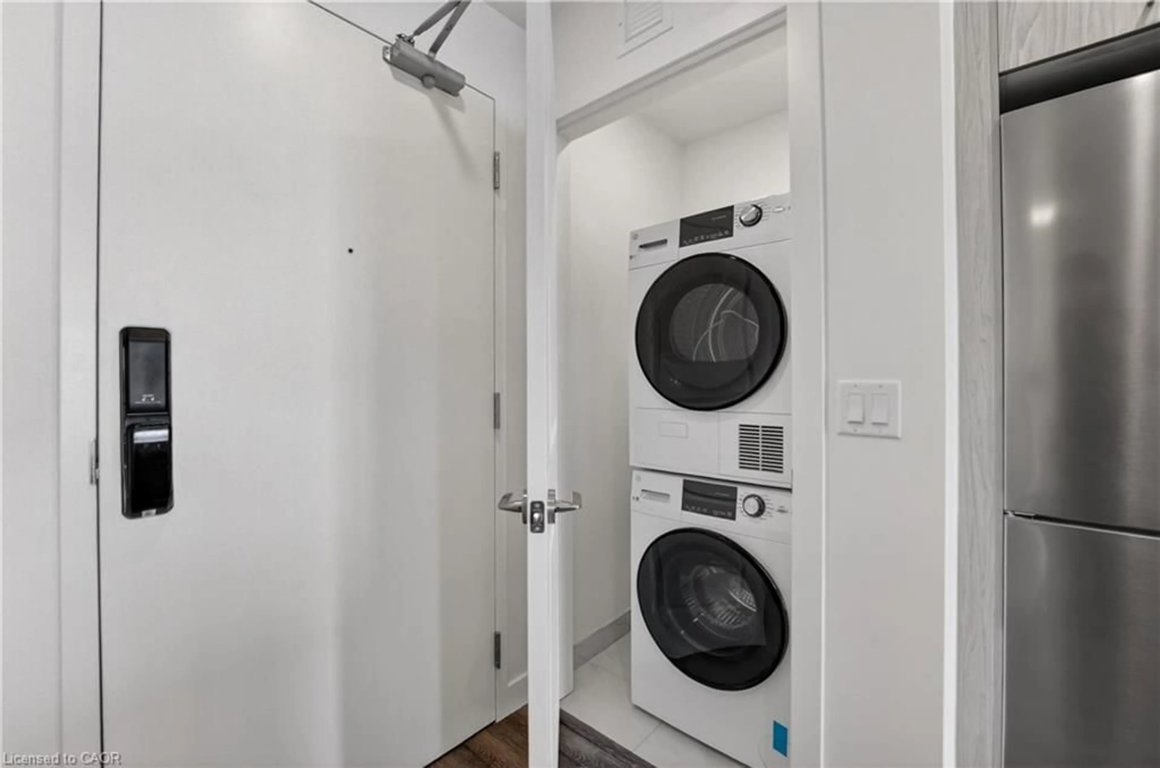 Laundry room for 461 Green Rd #304, Stoney Creek Ontario L8E 0L5