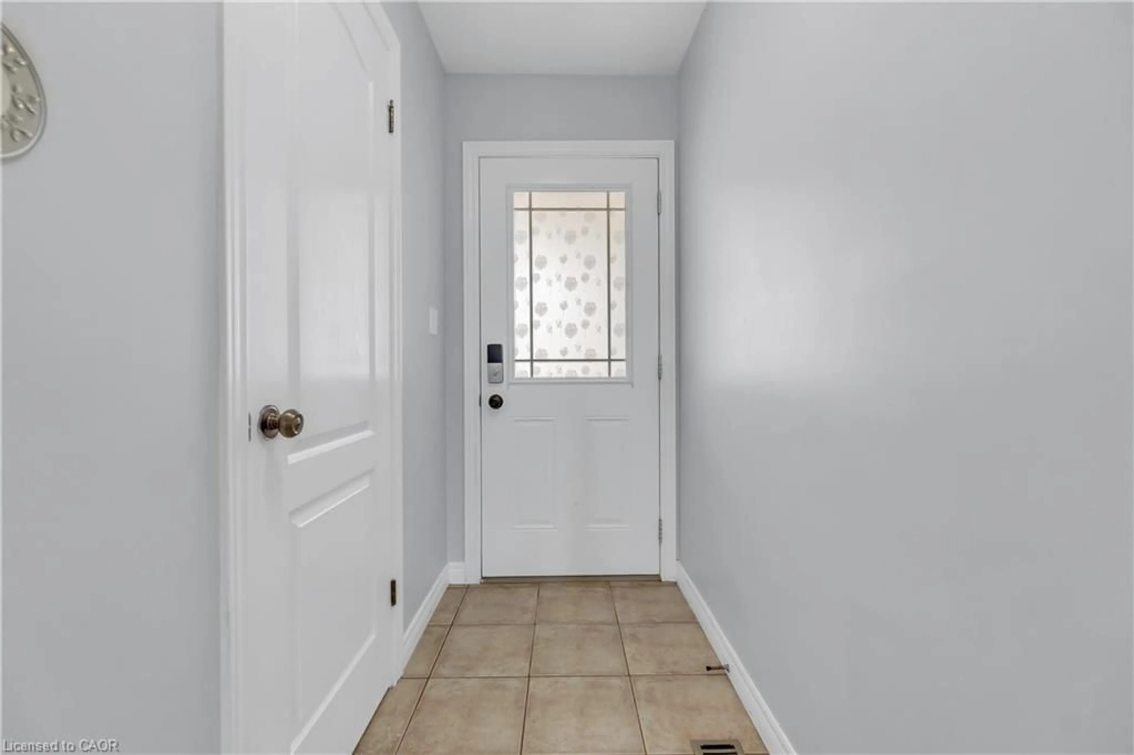 Indoor entryway for 48 Clough Cres, Guelph Ontario N1L 0G1