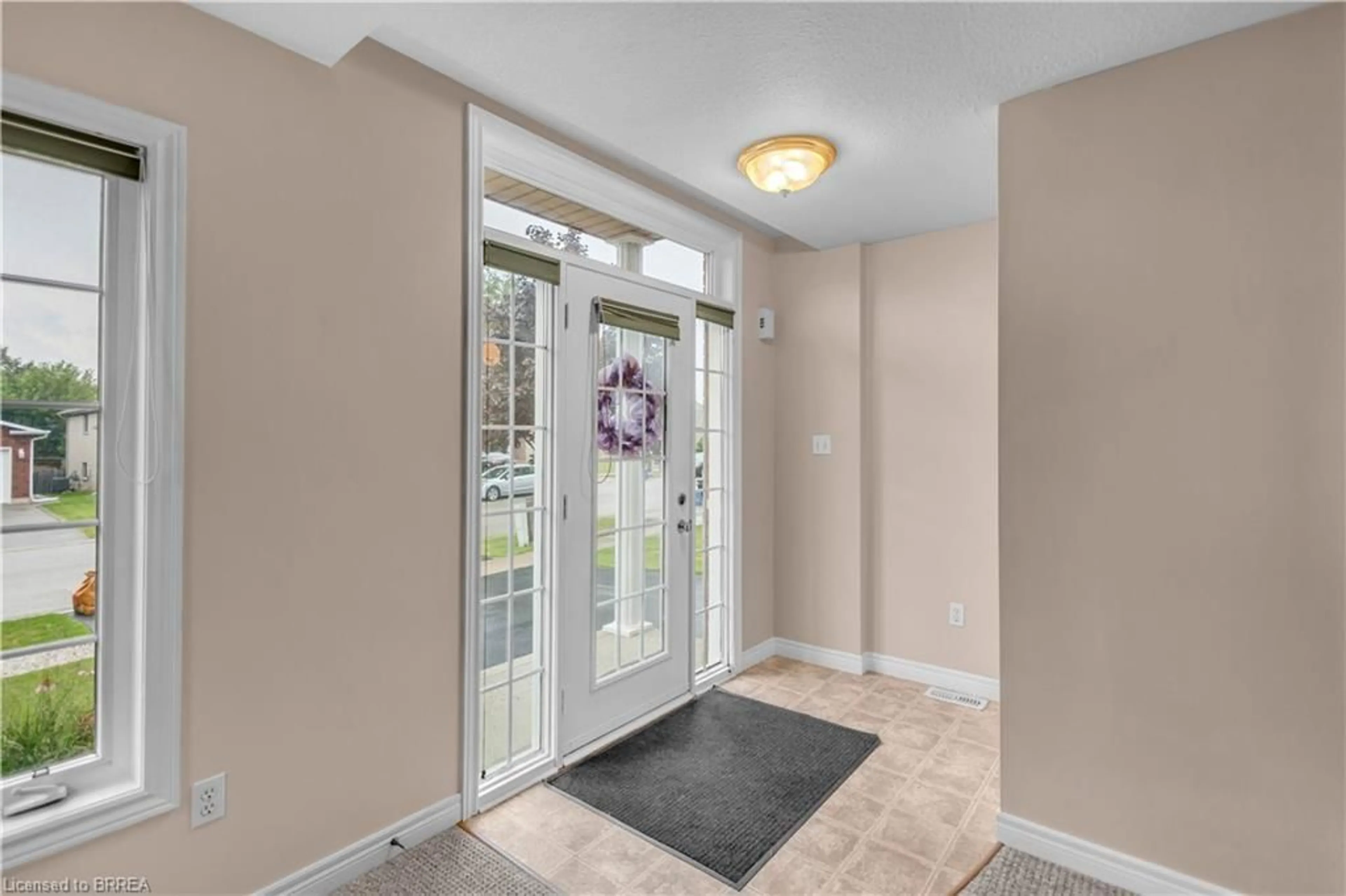 Indoor entryway for 25 Sudds Lane, Brantford Ontario N3T 6M5