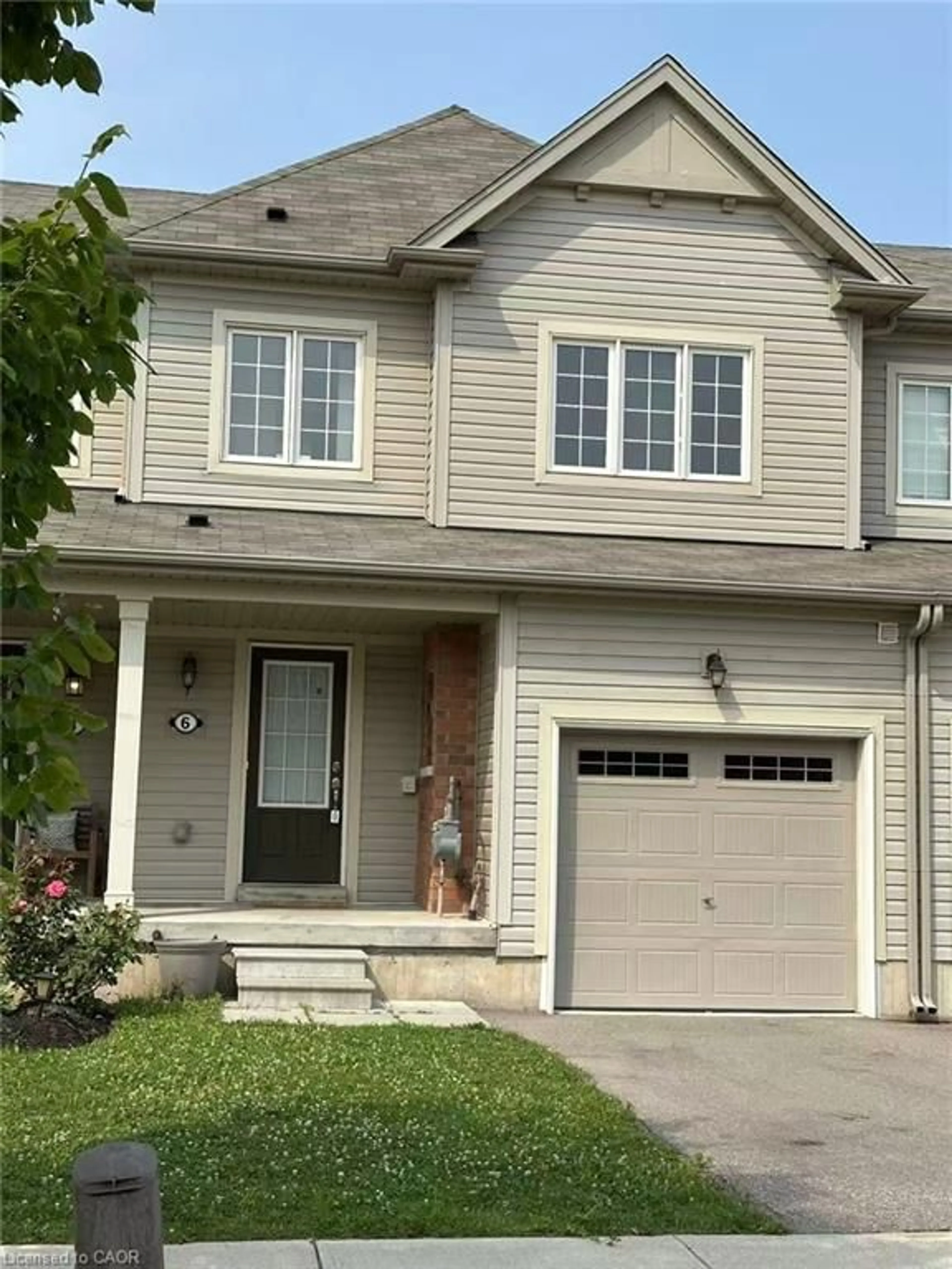 Home with vinyl exterior material, street for 6 Butcher Cres, Brantford Ontario N3T 0P3