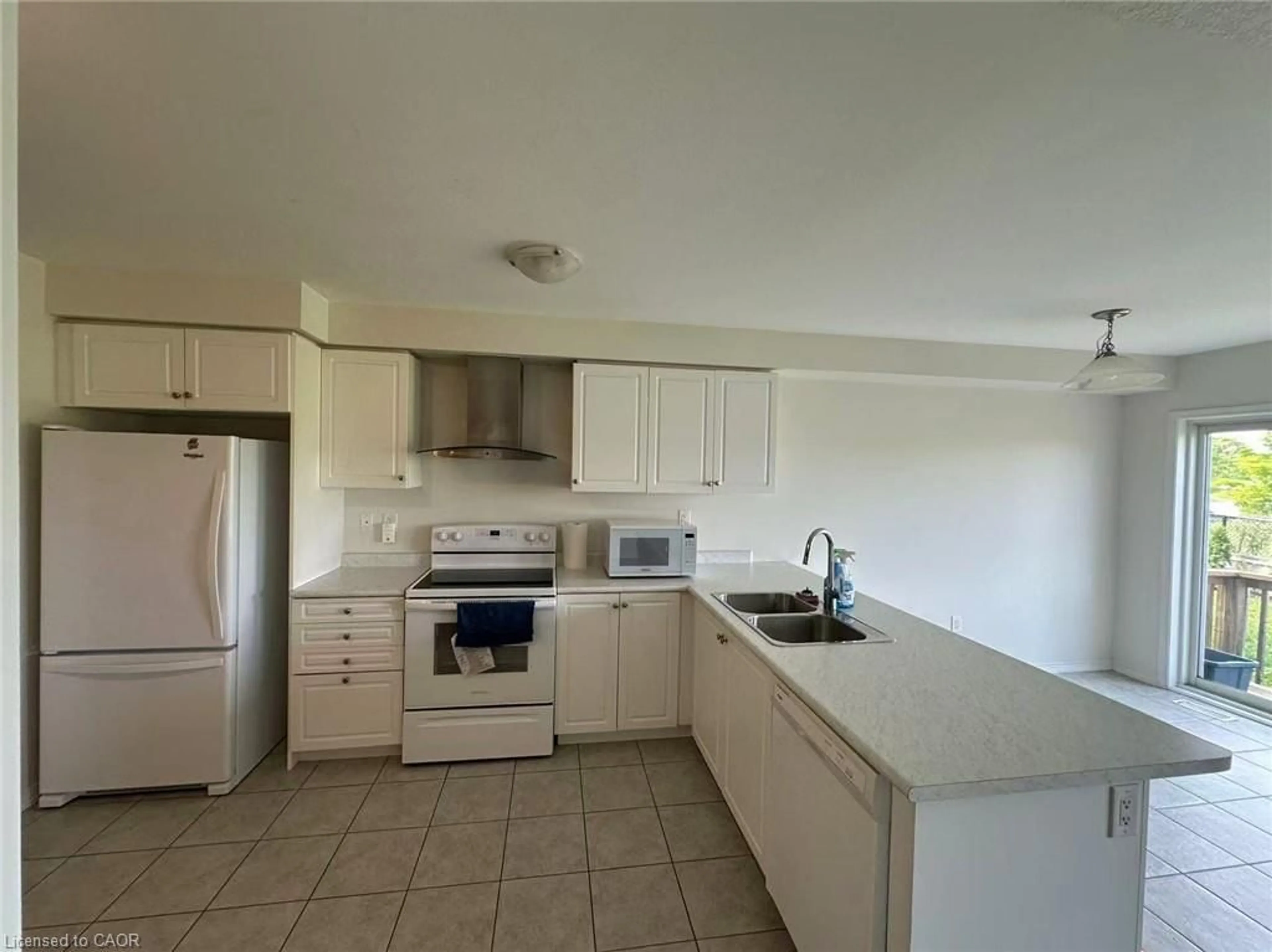 Standard kitchen, unknown for 6 Butcher Cres, Brantford Ontario N3T 0P3